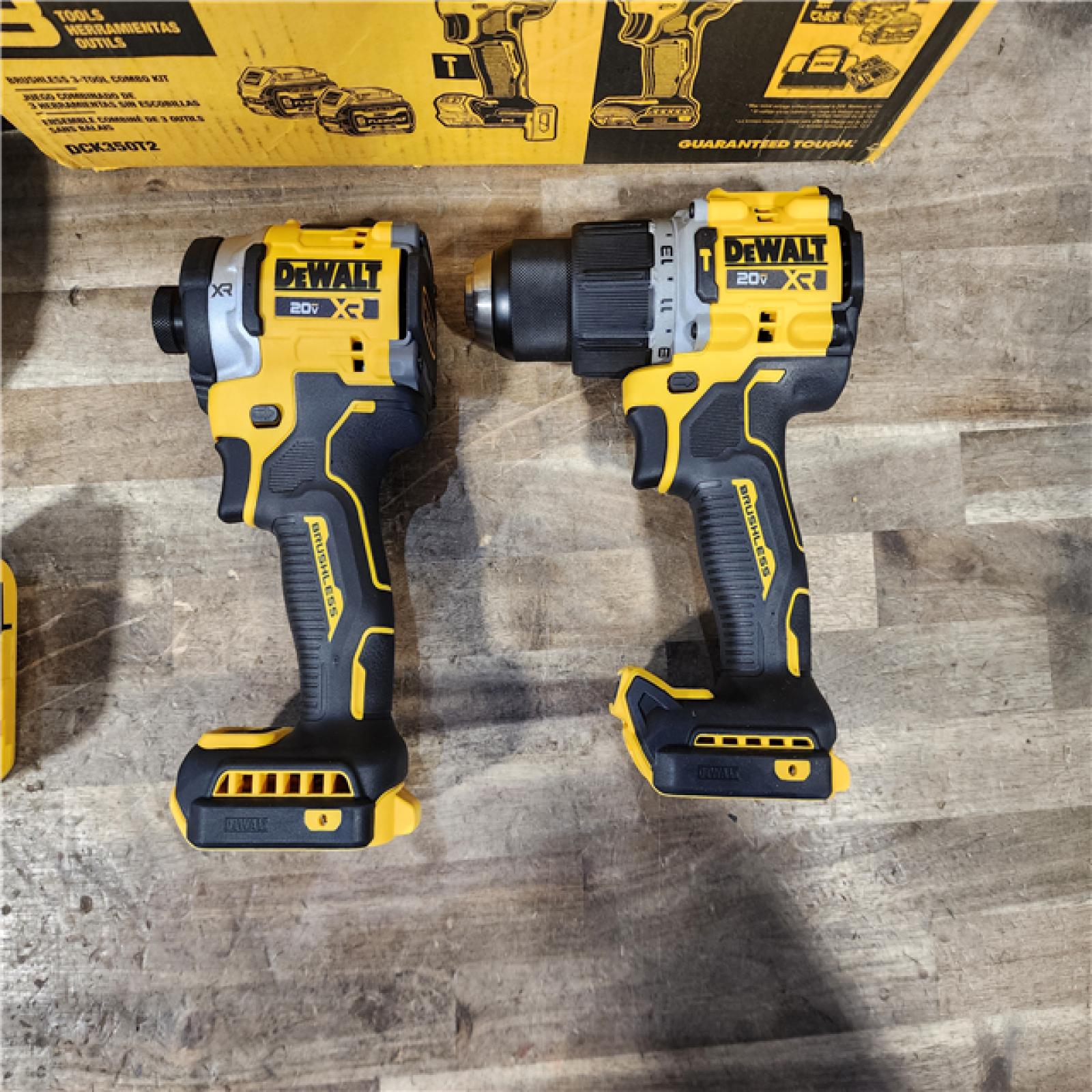 HOUSTON LOCATION - AS-IS (APPEARS LIKE NEW) DeWalt 20V MAX Lithium-Ion Cordless 3-Tool Combo Kit with (2) FLEXVOLT 6.0 Ah Batteries and Charger