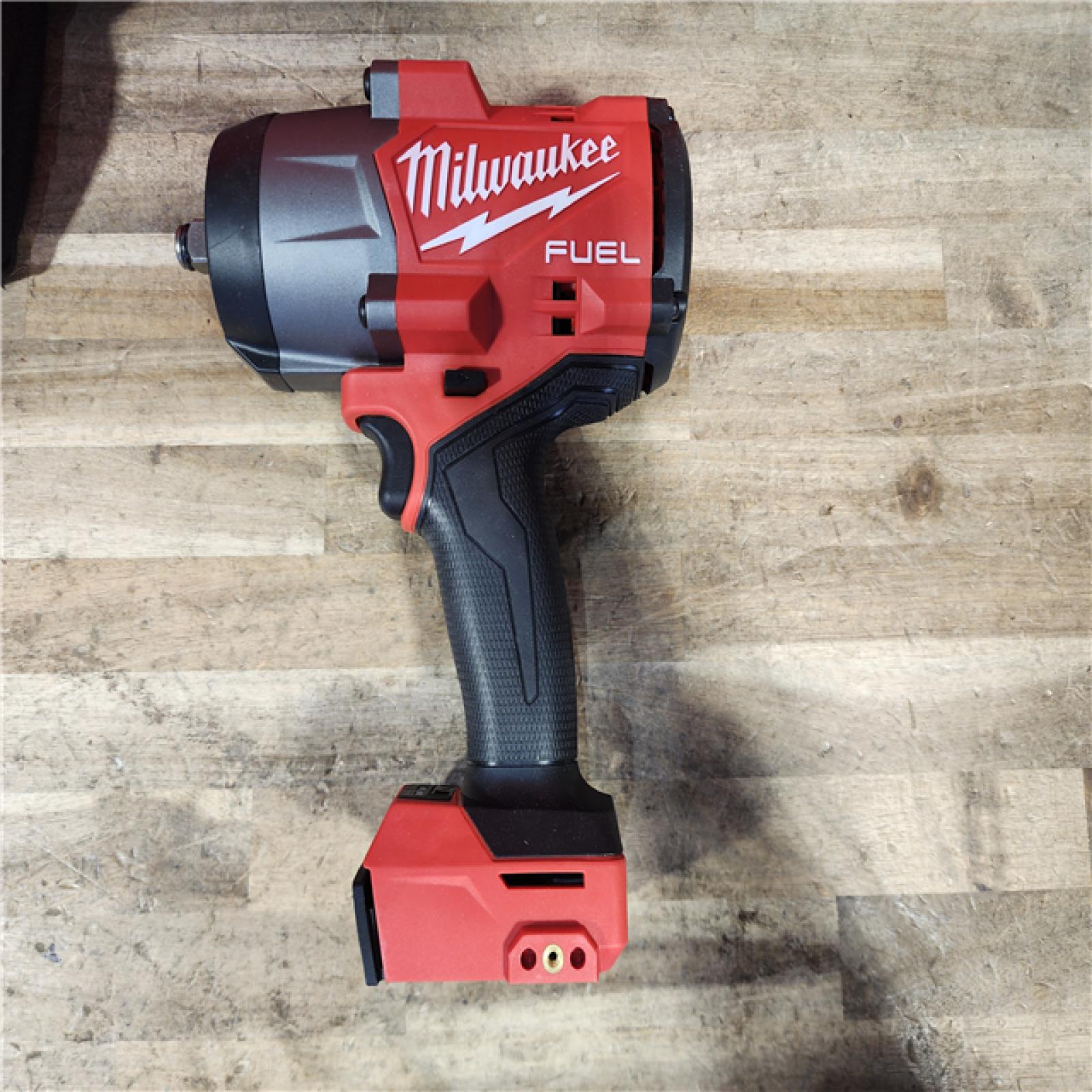 HOUSTON LOCATION - AS-IS Milwaukee FUEL 18V Lithium-Ion Brushless Cordless 1/2 in. Impact Wrench w/Friction Ring Kit