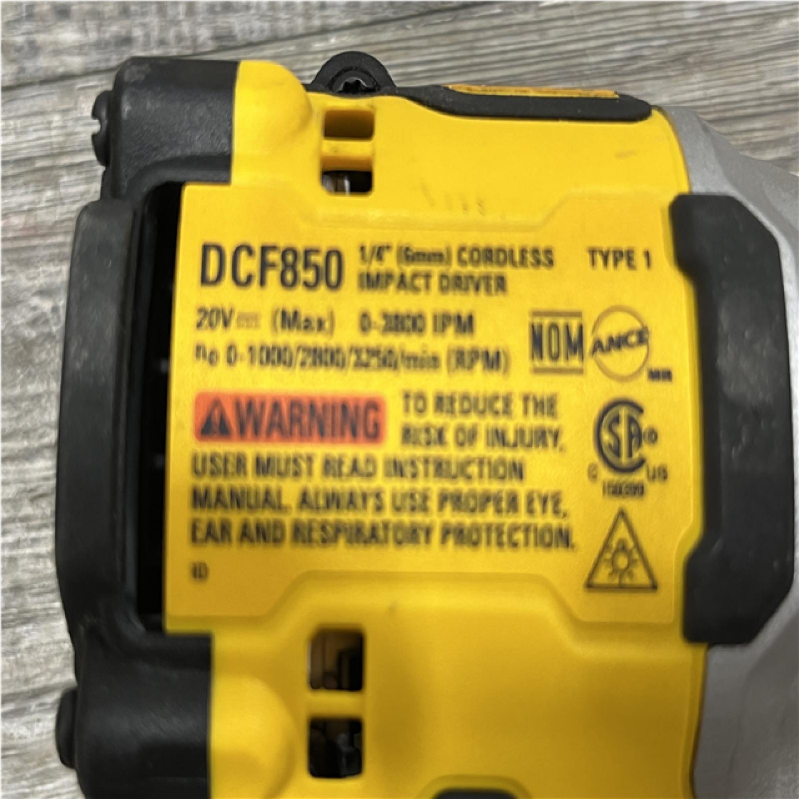 AS-IS DEWALT ATOMIC 20V MAX Lithium-Ion Cordless 1/4 in. Brushless Impact Driver Kit