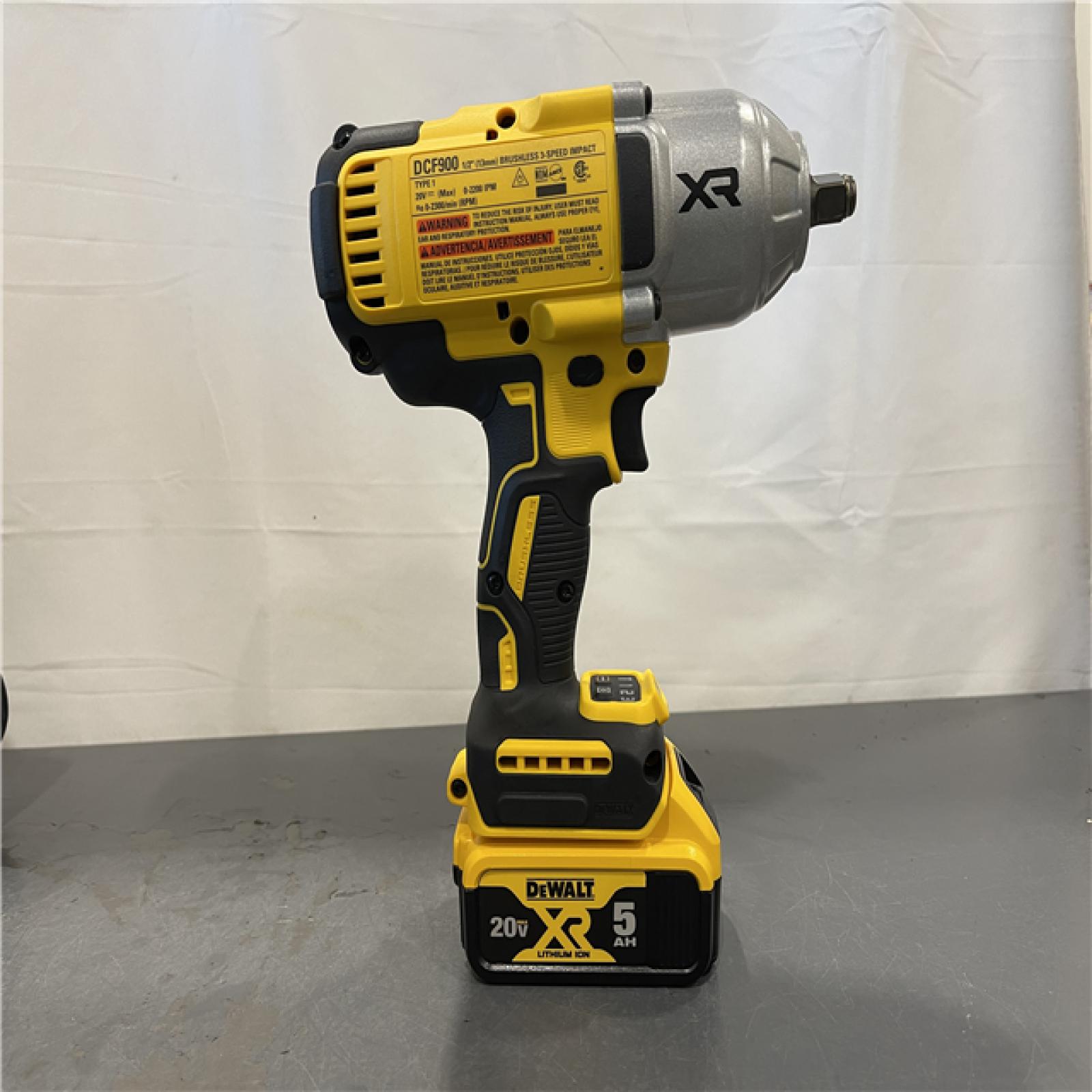 AS-IS - Dewalt 20V MAX Lithium-Ion Cordless 1/2 in. Impact Wrench Kit