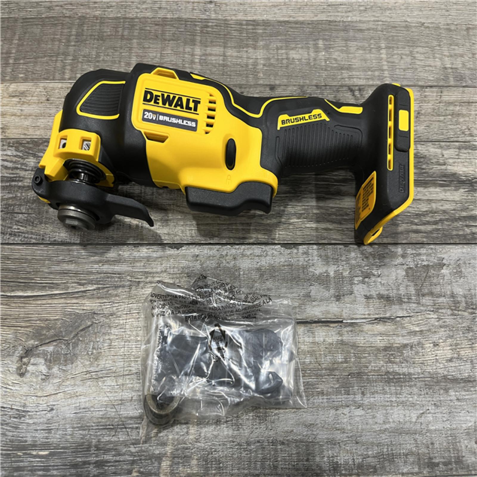 LIKE NEW - DEWALT ATOMIC 20V MAX Cordless Brushless Oscillating Multi Tool (Tool Only)