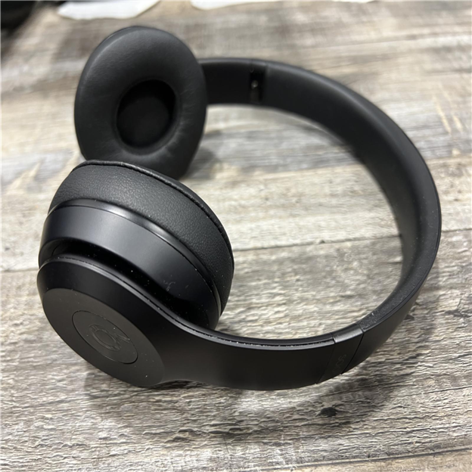 AS-IS Beats - Solo3 Wireless Headphones - Black