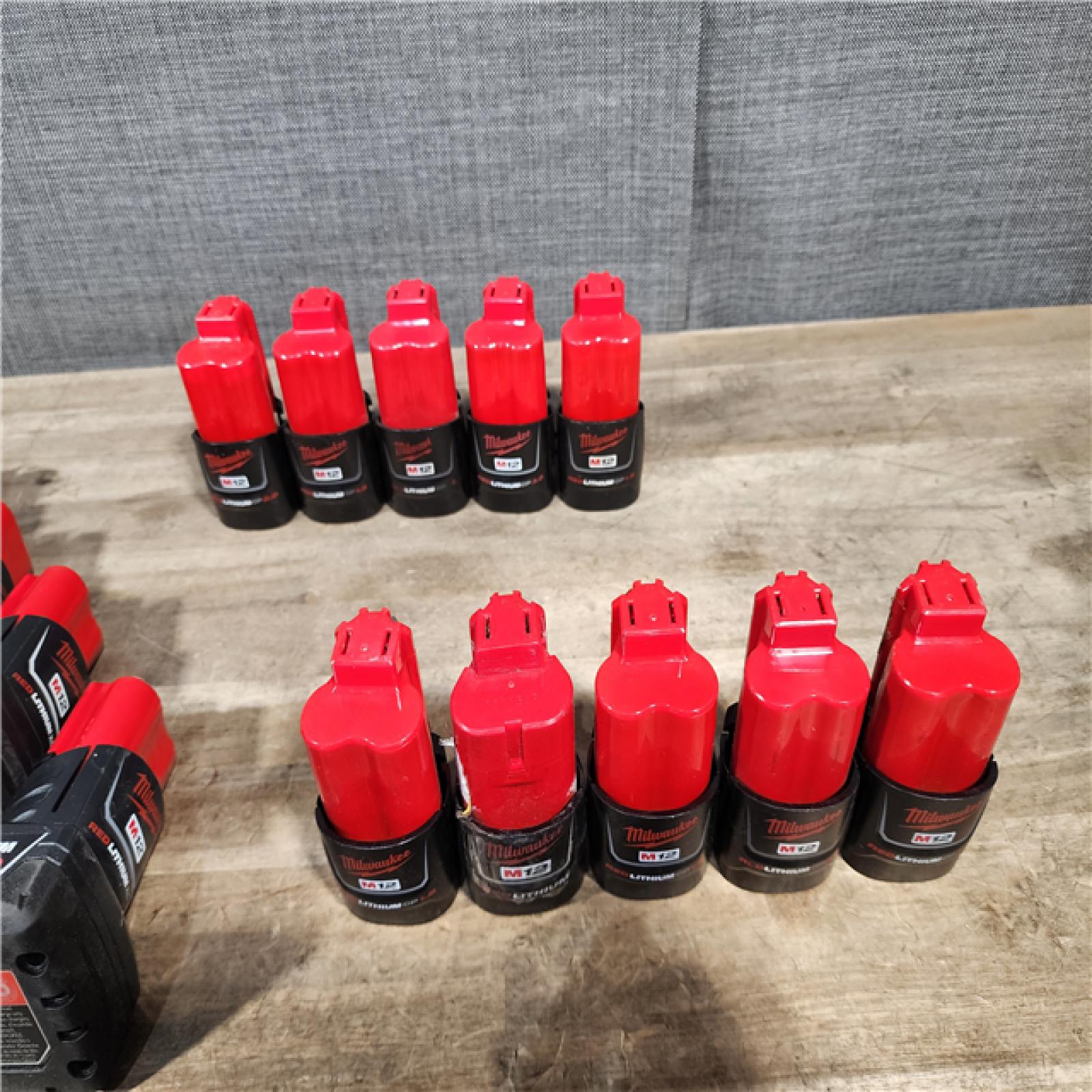 HOUSTON LOCATION - AS-IS MILWAUKEE BATTERY PACK QTY - 20