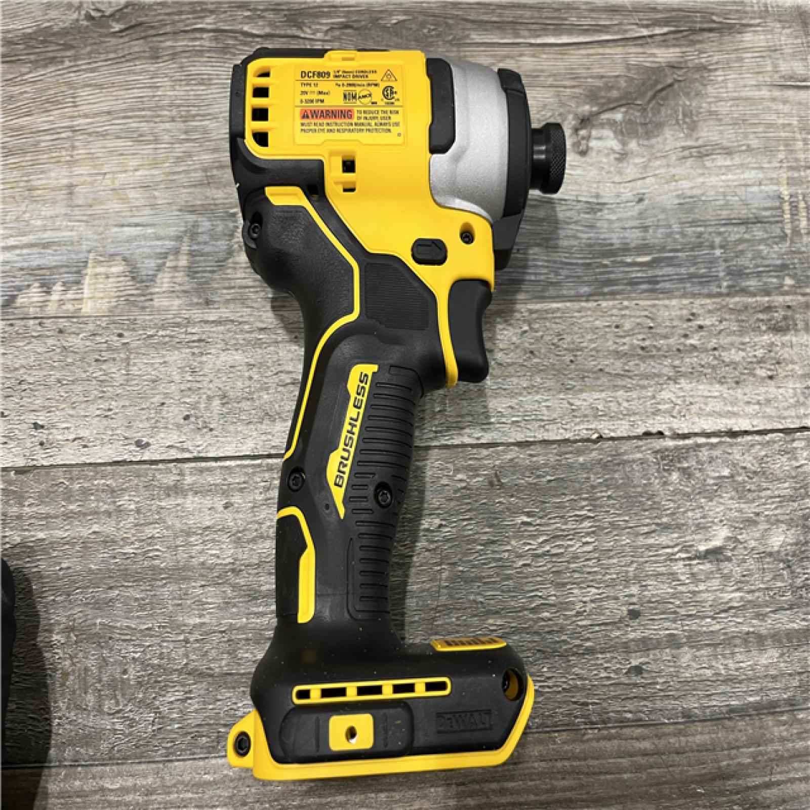 AS-IS DEWALT Atomic 20V Max Lithium-Ion Brushless Cordless Compact 1/4 in. Impact Driver Kit