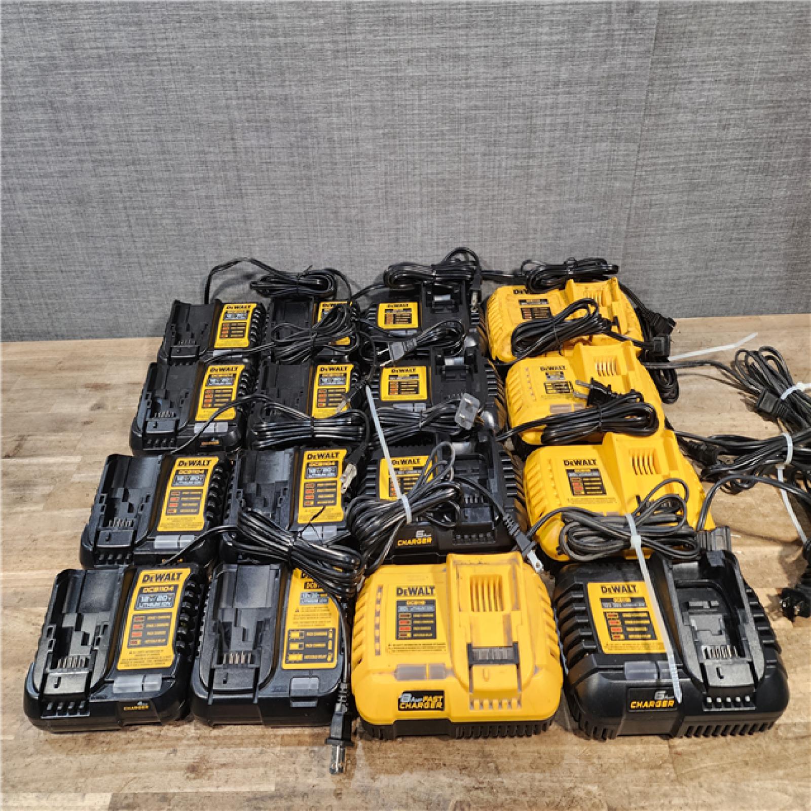 HOUSTON LOCATION - AS-IS DEWALT BATTERY CHARGER PACK QTY - 16
