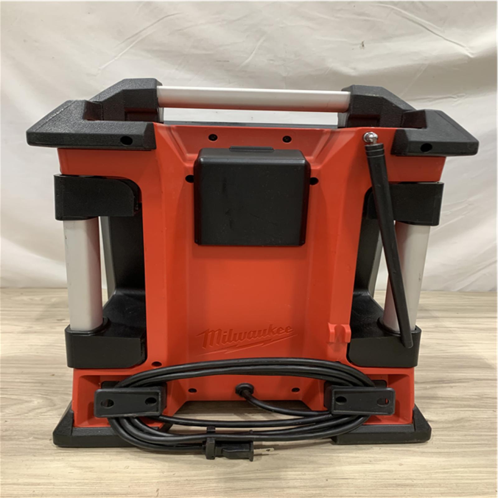 AS-IS Milwaukee M18 Lithium-Ion Cordless Jobsite Radio/Charger