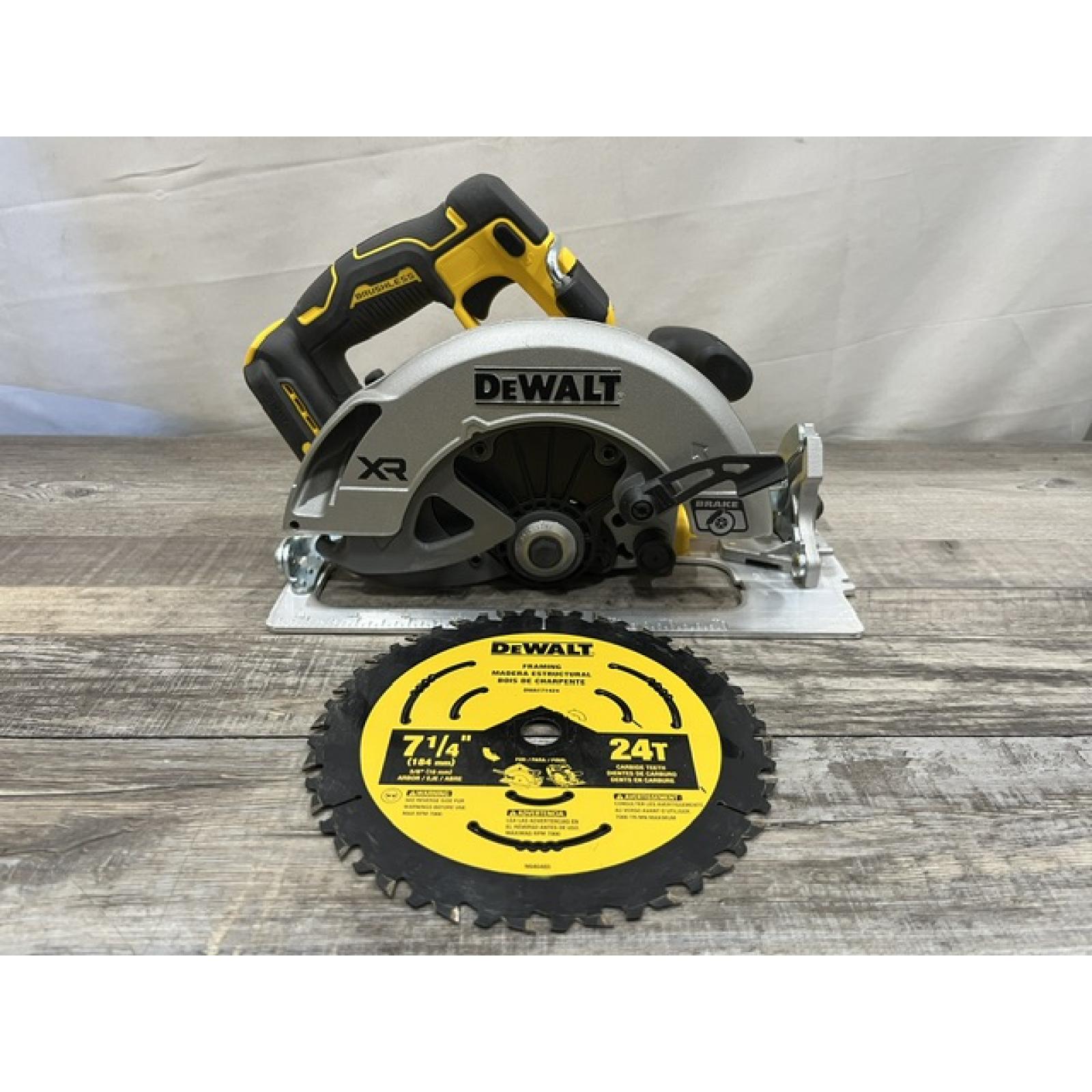 AS-IS DEWALT 20-Volt MAX 7-1/4 in. Cordless Circular Saw (Tool Only)