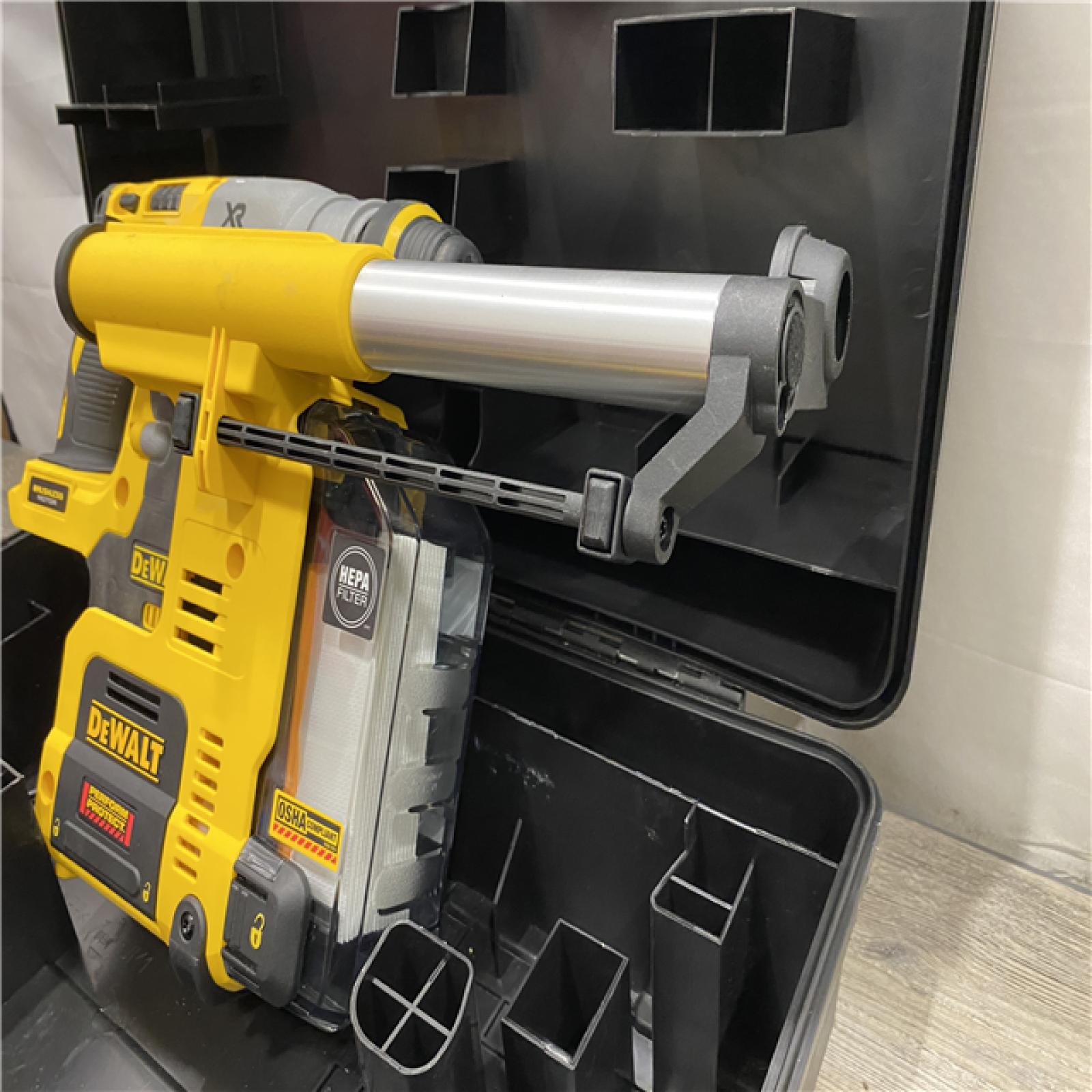 AS-IS DEWALT (Brand Rating: 4.5/5) 20V MAX XR Brushless 1 in. SDS Plus L-Shape Rotary Hammer Kit