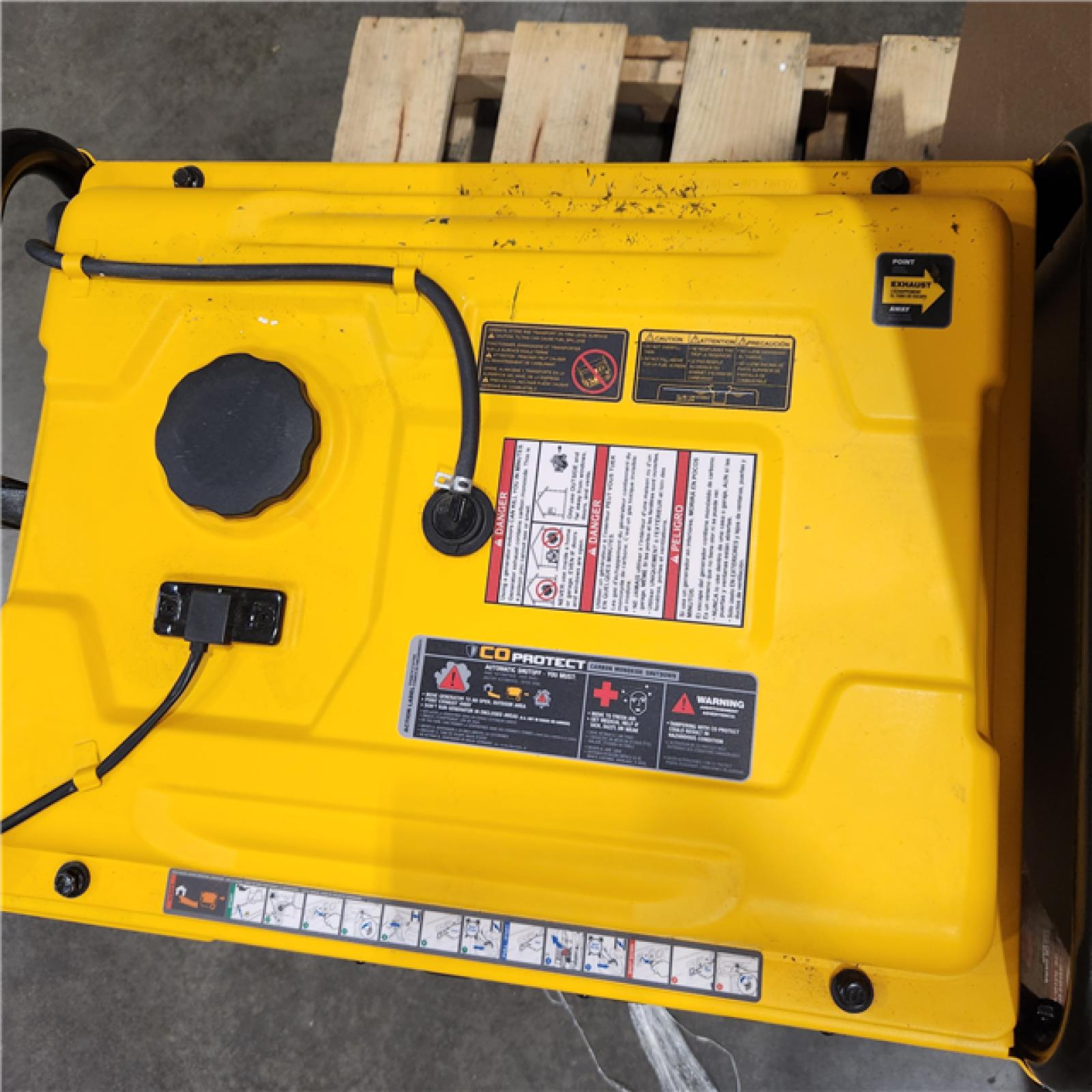 Dallas Location - As-Is DEWALT 10000 / 8000-Watt Portable Generator