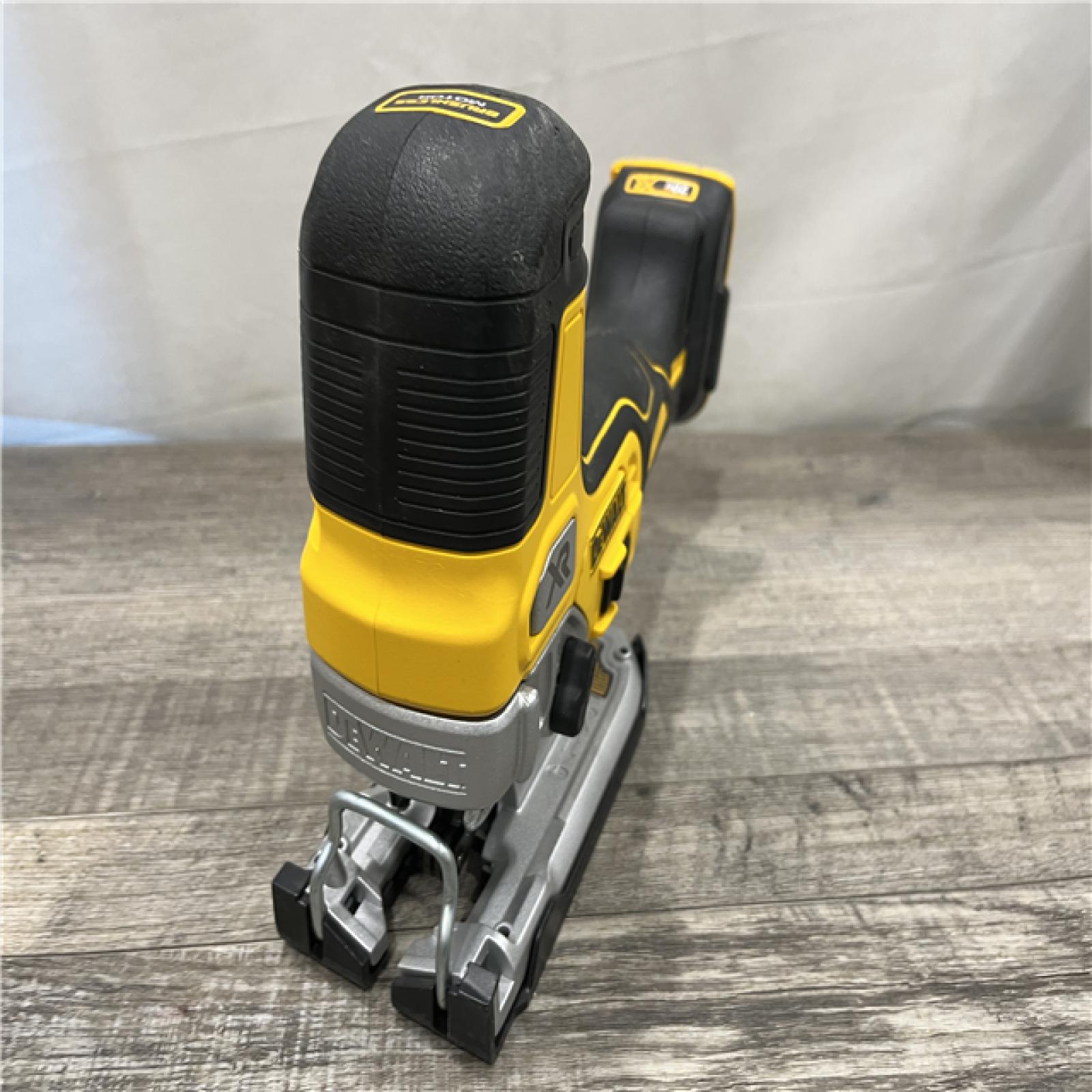 AS-IS DEWALT 20V MAX XR Cordless Barrel Grip Jigsaw (Tool Only)