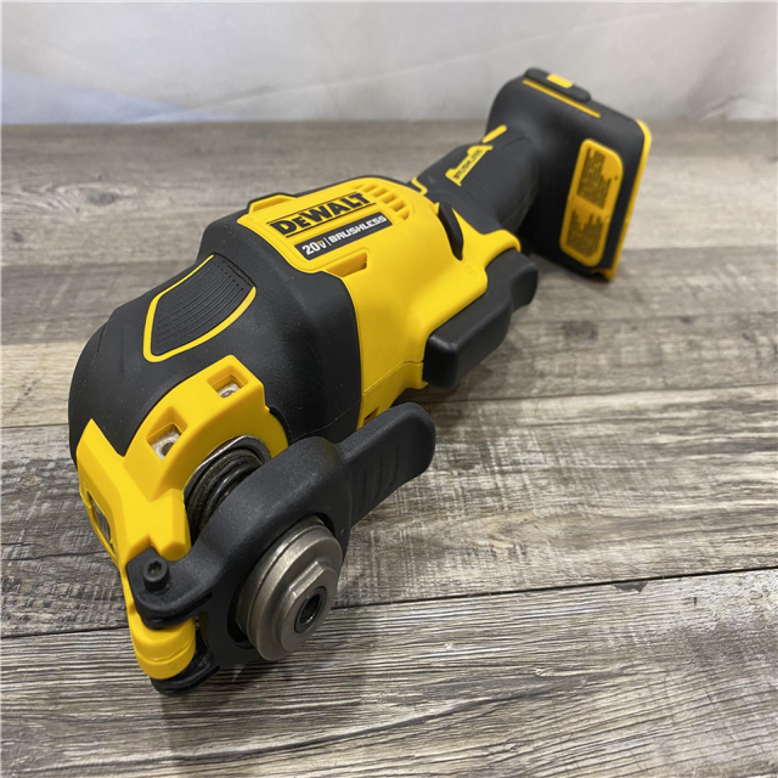 AS-IS DEWALT ATOMIC 20V MAX Cordless Brushless Oscillating Multi Tool (Tool Only)