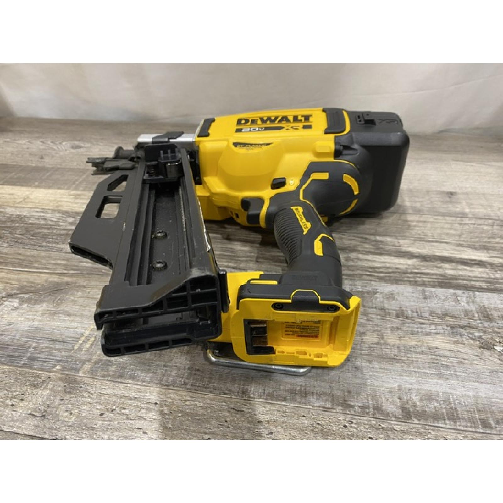 AS-IS DEWALT 20-Volt 21° Cordless Framing Nailer (Tool-Only)