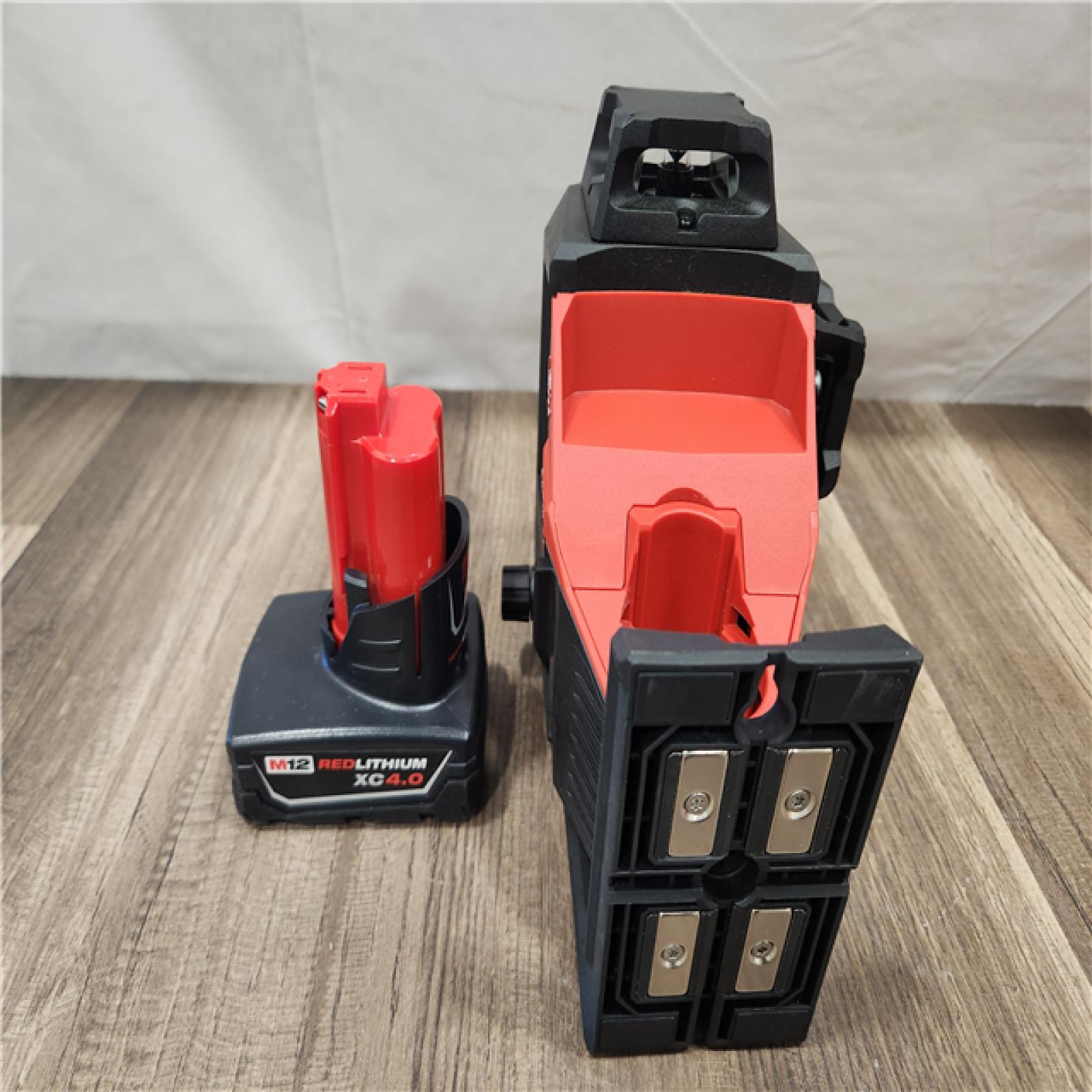 AS-IS- Milwaukee -M12 Green Beam Laser 360° 3-Plane Kit