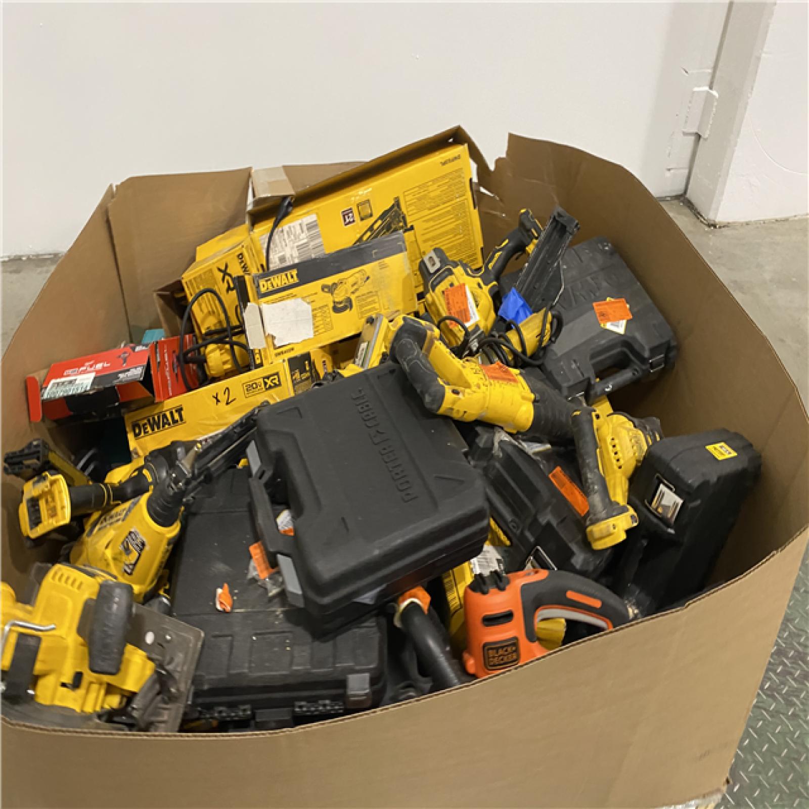 Dallas Location - As-Is Tool Pallet