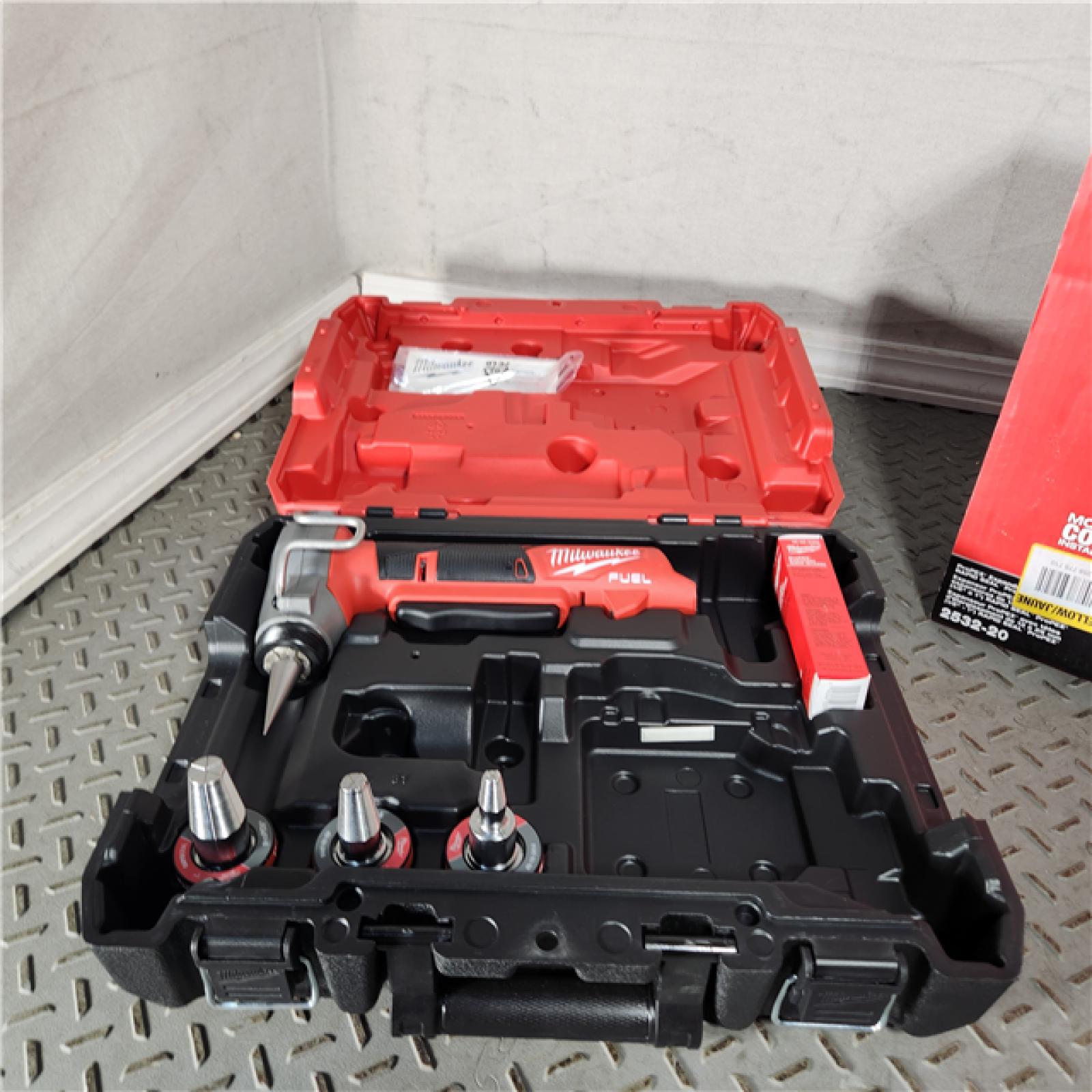 Houston Location - AS-IS Milwaukee 2532-20 M12 FUEL Brushless Lithium-Ion Uponor ProPEX PEX-a Cordless Tubing Expander (Tool Only) - Appears IN GOOD Condition