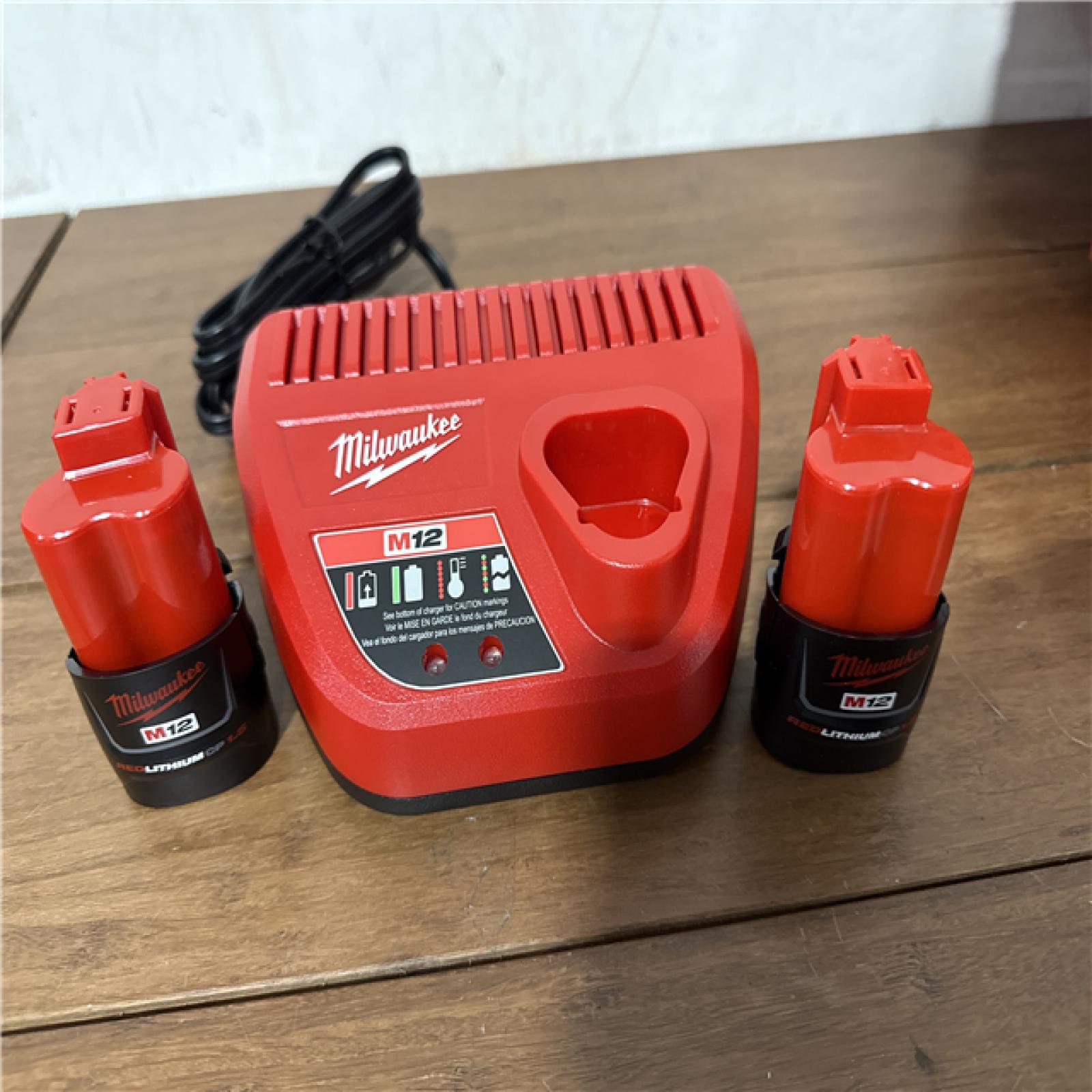 California AS-IS Milwaukee M12 PEX Expander Kit  Includes (2) Batteries  Charger & Hard Case