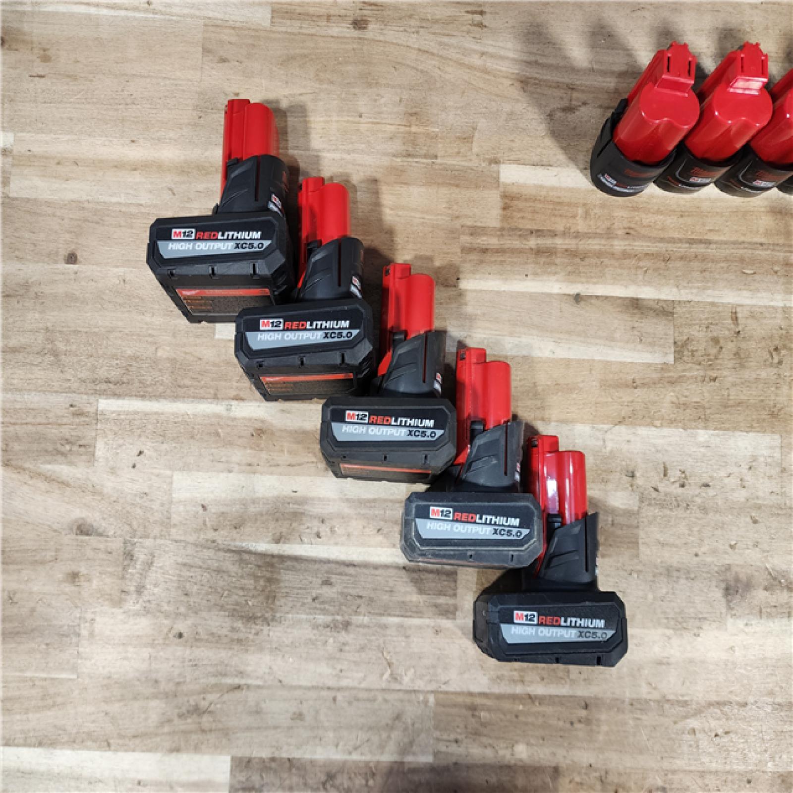 HOUSTON LOCATION - AS-IS MILWAUKEE BATTERY PACK QTY - 10