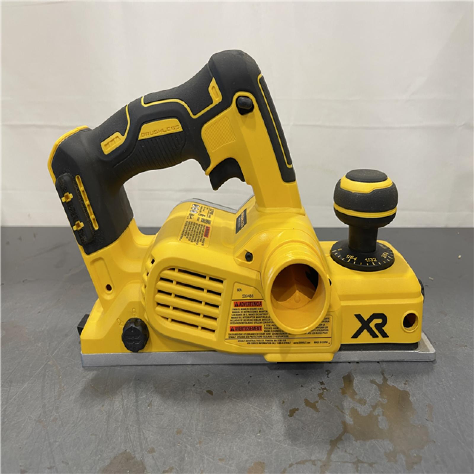 AS-IS - DEWALT 20V MAX XR Cordless Brushless 3-1/4 in. Planer