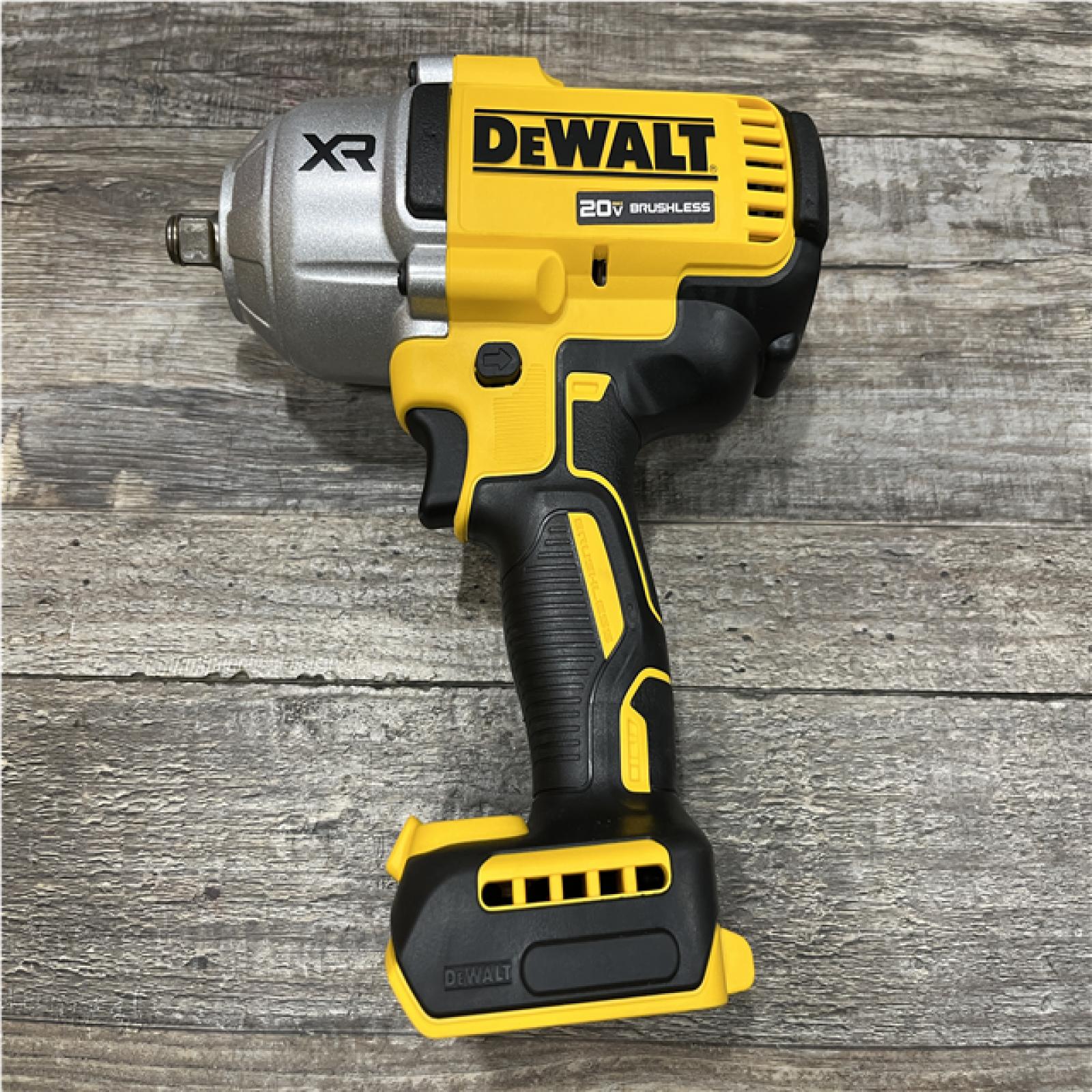 AS-IS DEWALT 20V MAX Lithium-Ion Cordless 1/2 in. Impact Wrench Kit