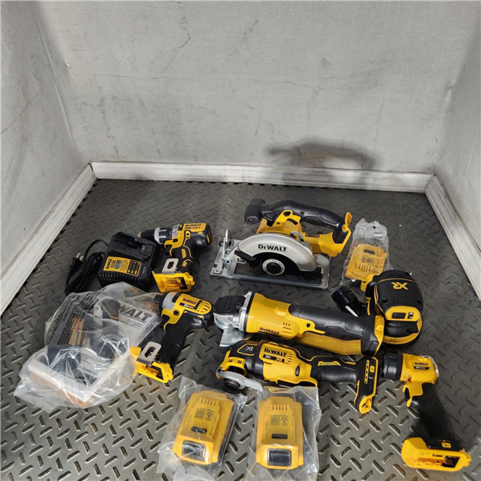 HOUSTON Location-AS-IS-DEWALT 20-Volt MAX Brushless Cordless (6-Tool) Combo Kit w/ ToughSystem 2.0 Case NEW!