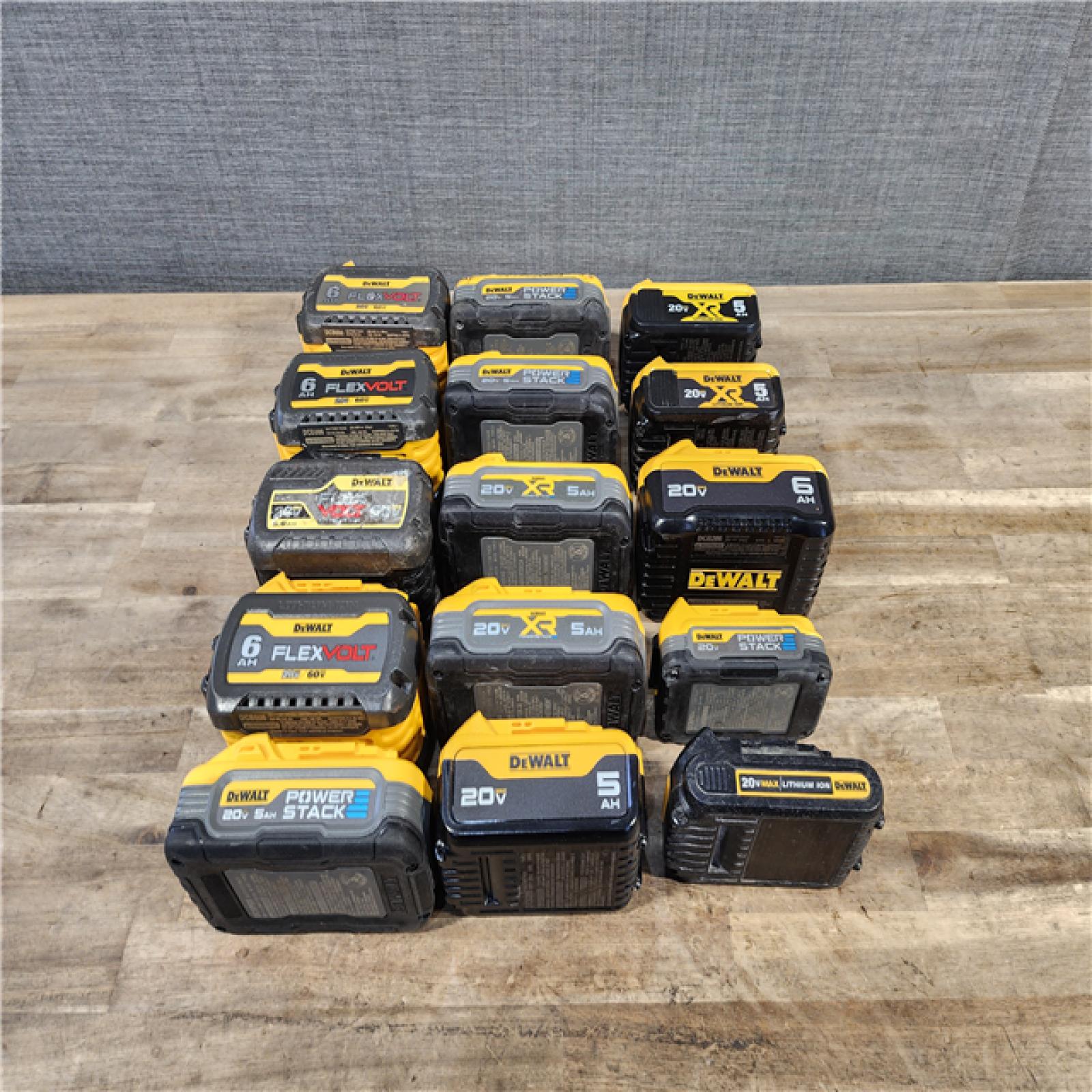 HOUSTON LOCATION - AS-IS DEWALT BATTERY PACK QTY - 15