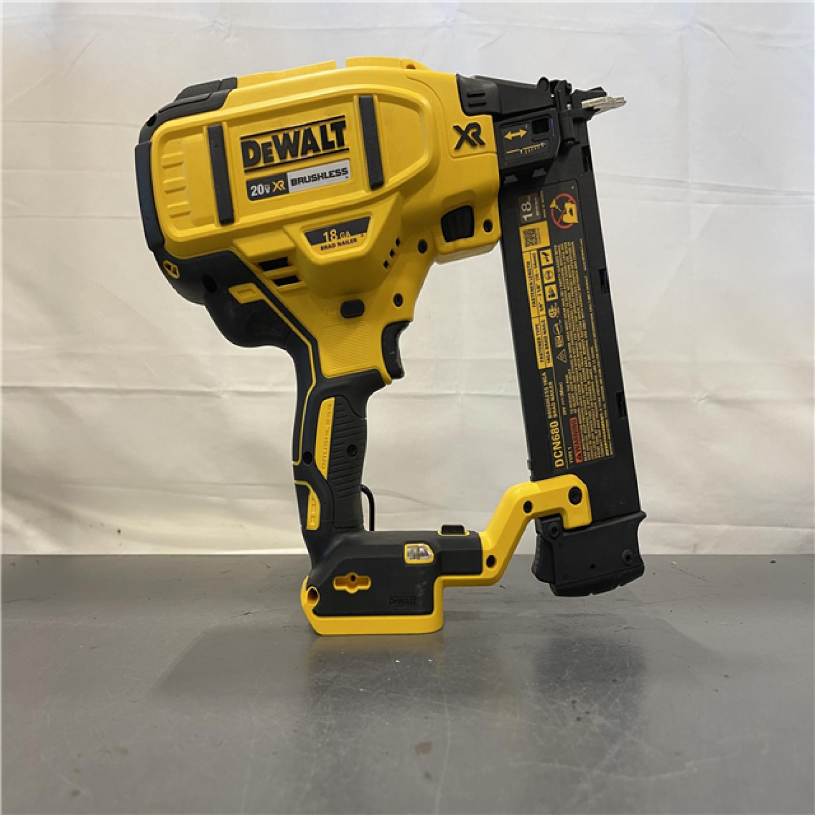 AS-IS - DeWalt 20V MAX XR Lithium-Ion Electric Cordless 18-Gauge Brad Nailer