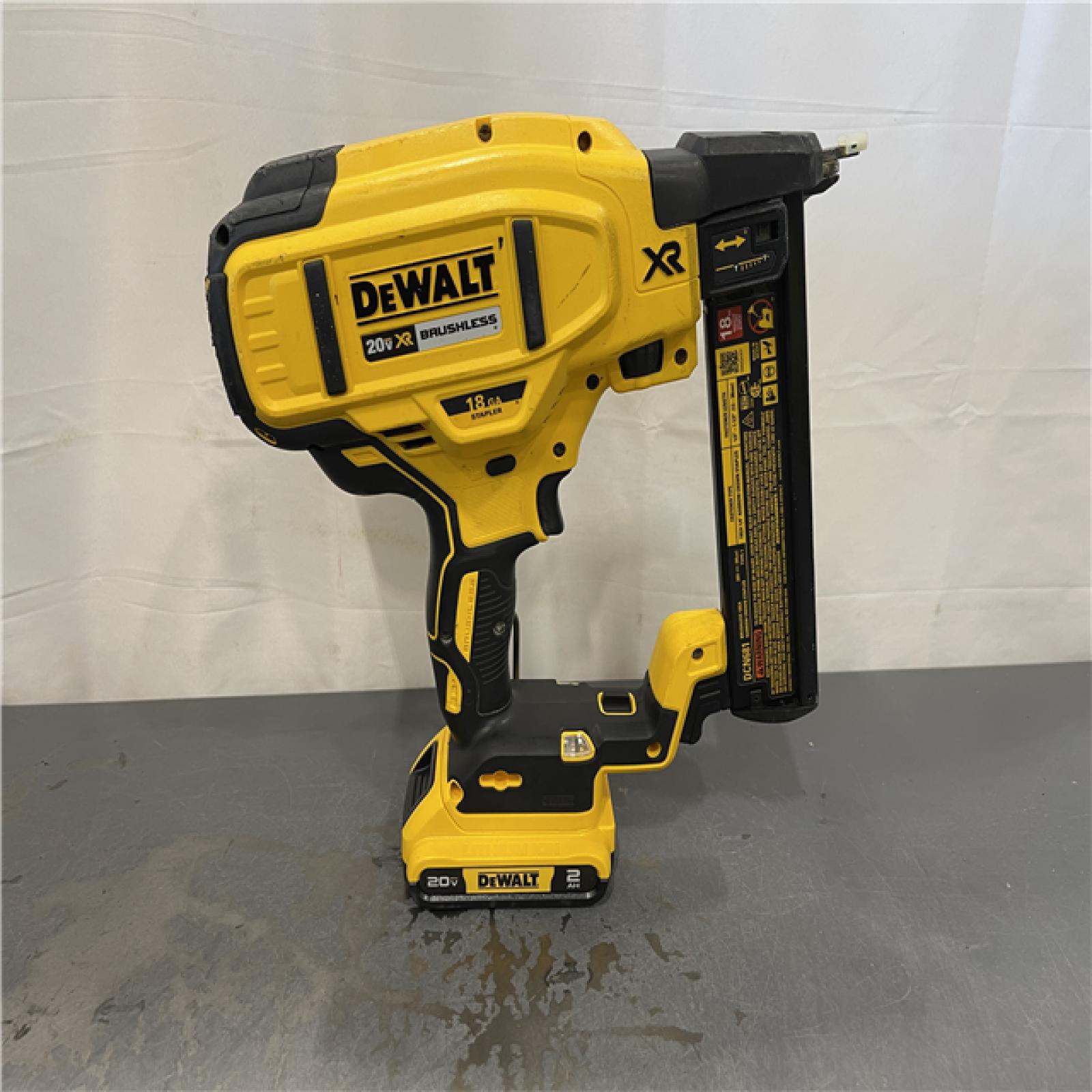 AS-IS - DeWALT 20V MAX XR Lithium-Ion Cordless 18-Gauge Narrow Crown Stapler Kit