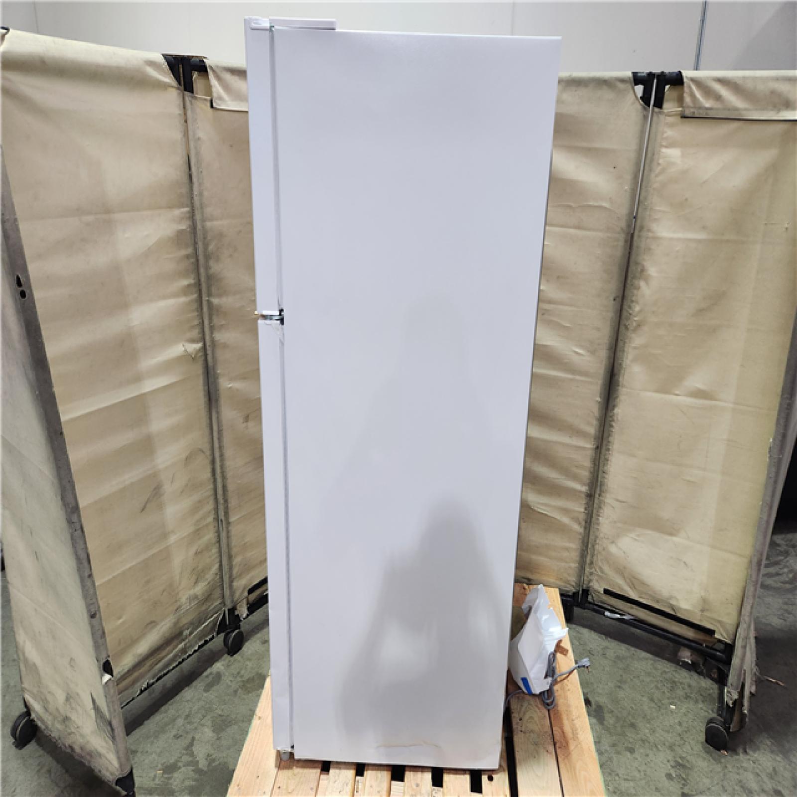 California AS-IS Vissani 18 Cu. Ft. Top Freezer Refrigerator