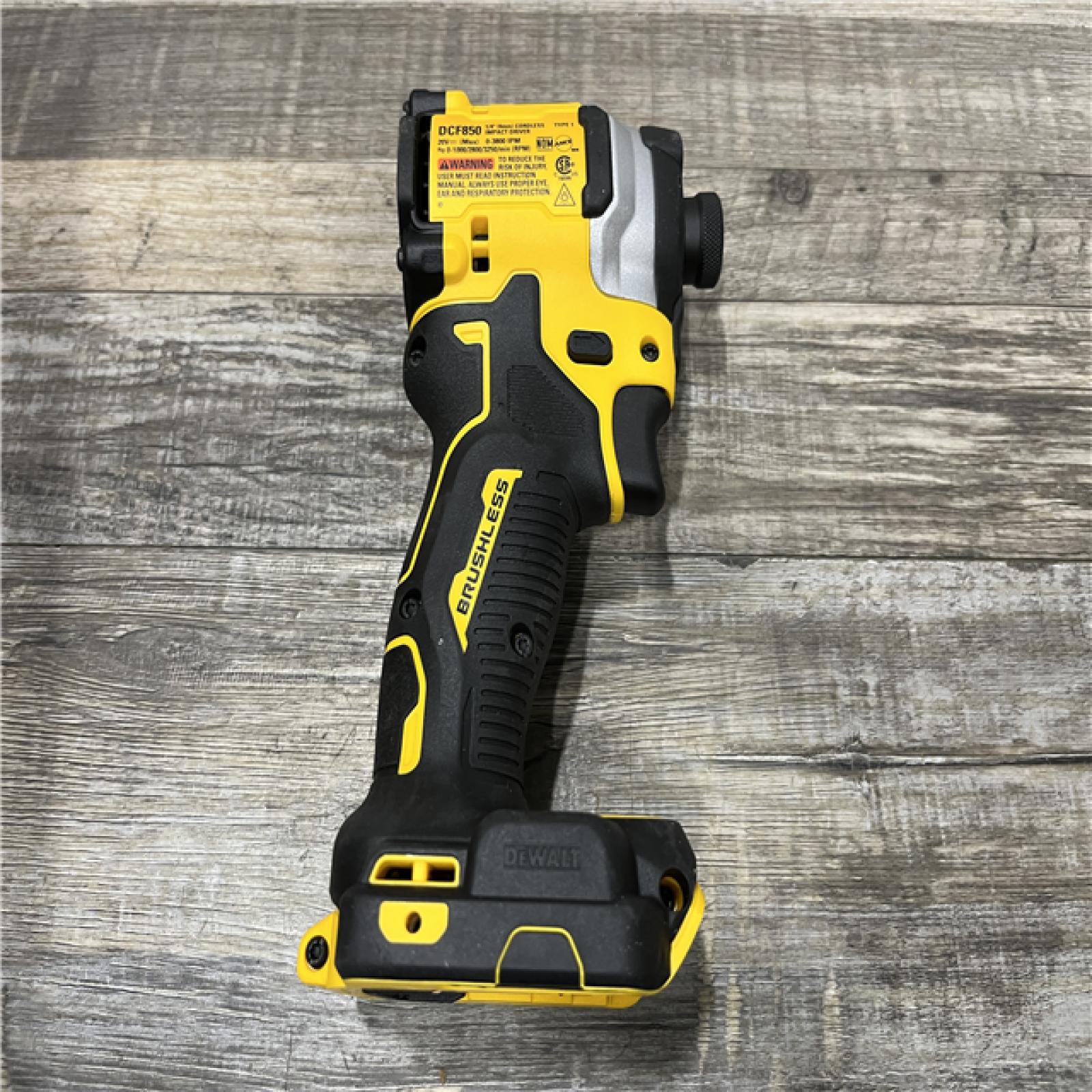 AS-IS DEWALT ATOMIC 20V MAX Lithium-Ion Cordless 1/4 in. Brushless Impact Driver Kit