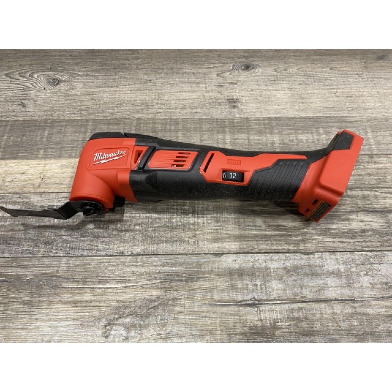 AS-IS Milwaukee 18V Lithium-Ion Cordless Oscillating Multi-Tool Kit
