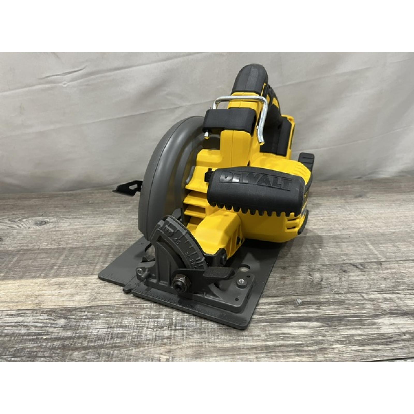 AS-IS DEWALT FLEXVOLT 60V MAX Cordless Brushless 7-1/4 in. Circular Saw with Brake (Tool Only)