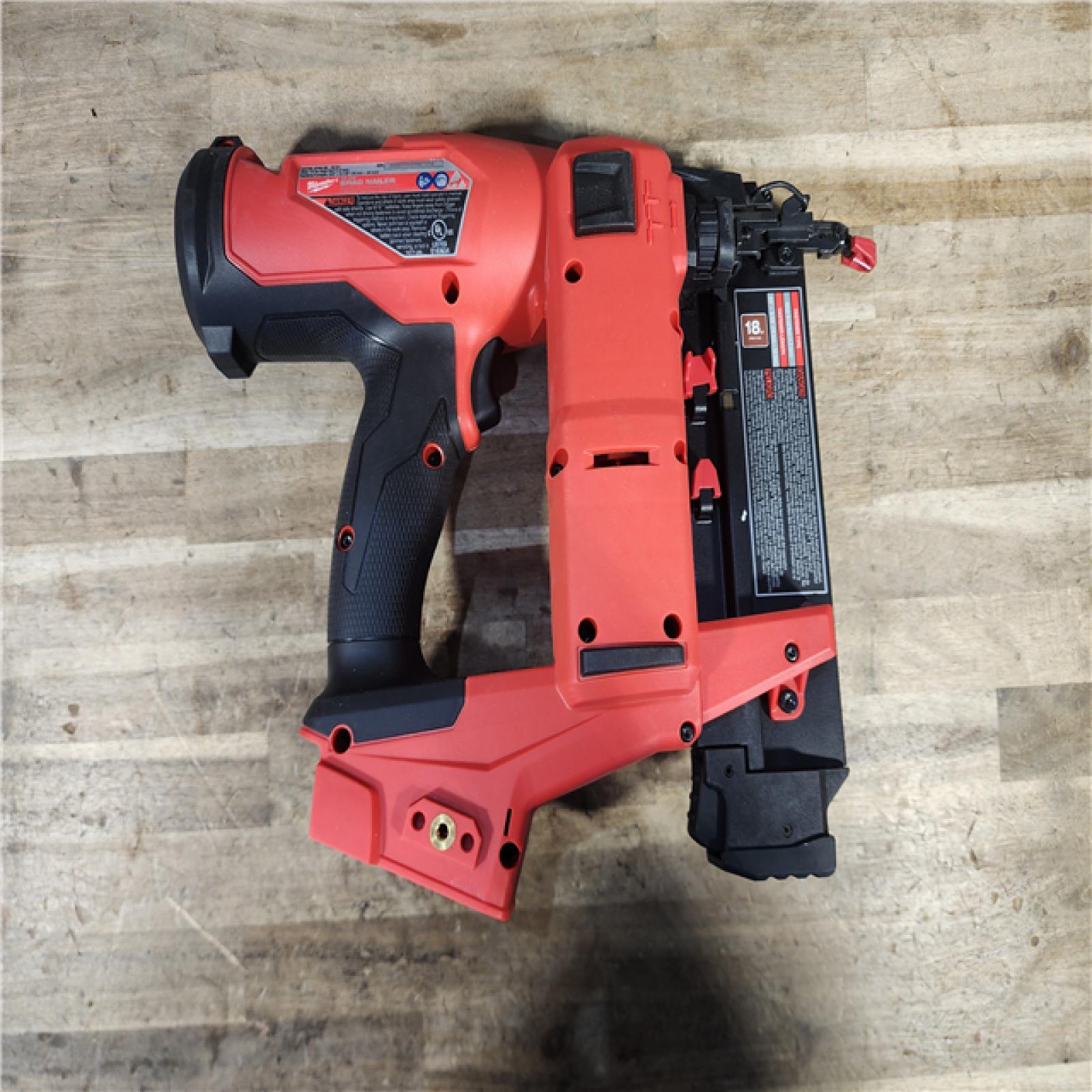 HOUSTON LOCATION - AS-IS (APPEARS LIKE NEW) Milwaukee M18 FUEL 18 Gauge Brad Nailer (TOOL ONLY)