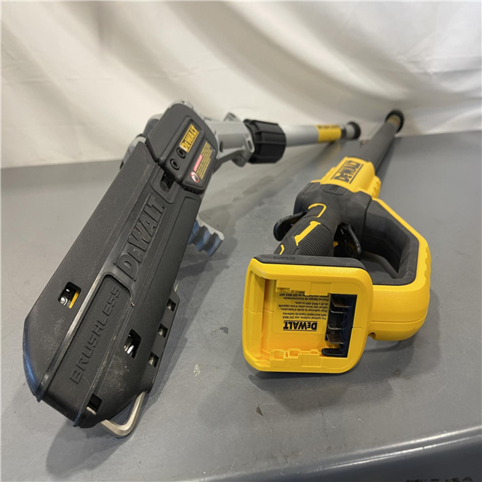 AS-IS - DEWALT 20V MAX 8in. Brushless Cordless Battery Powered Pole Saw (Tool Only)