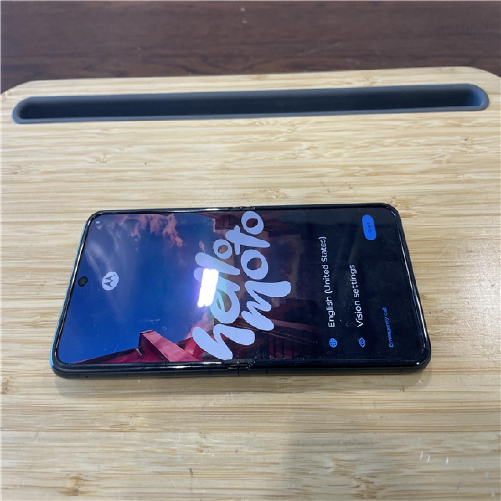 AS-IS Motorola Razr 2023 128gb Green/gray
