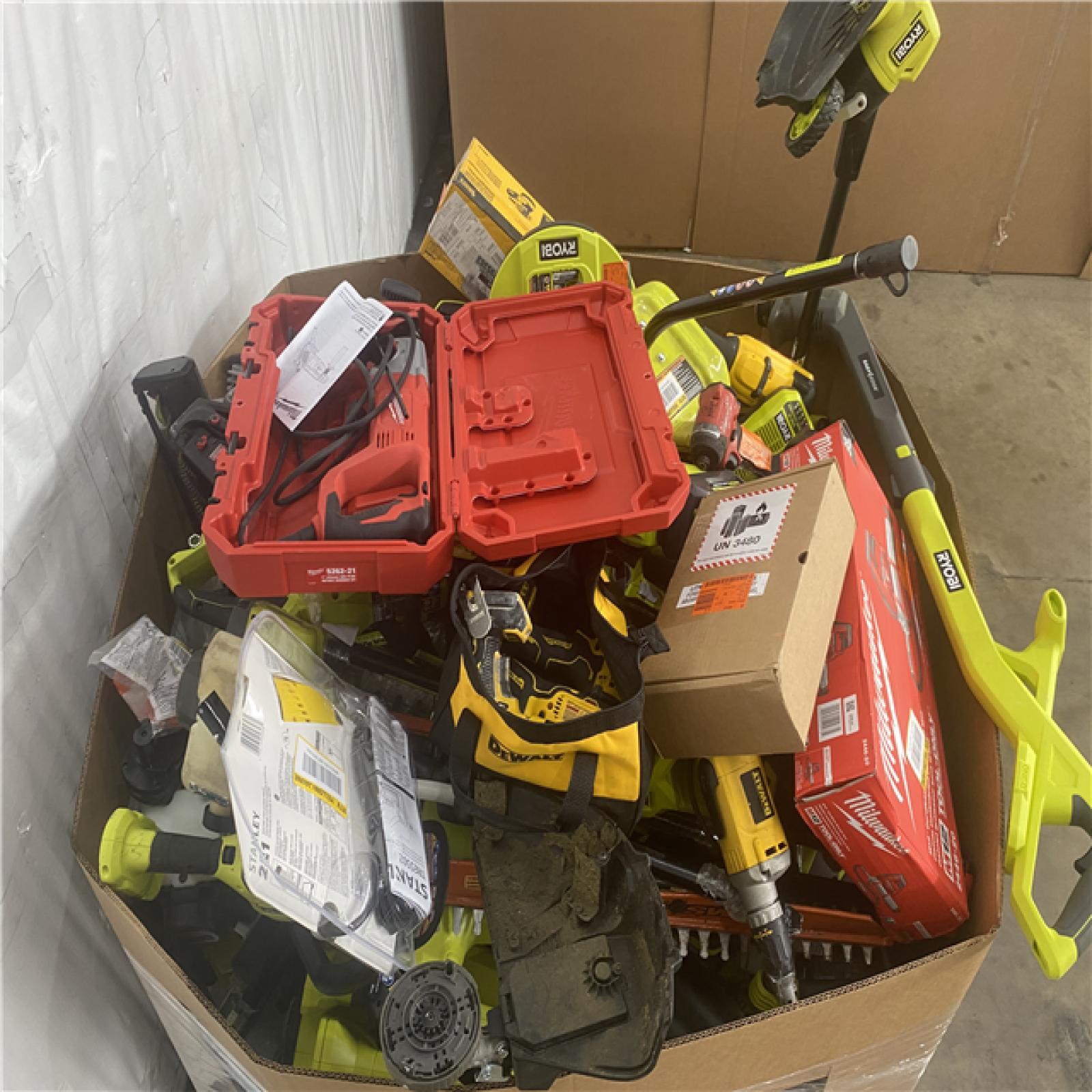Houston Location AS IS - Tool Pallet