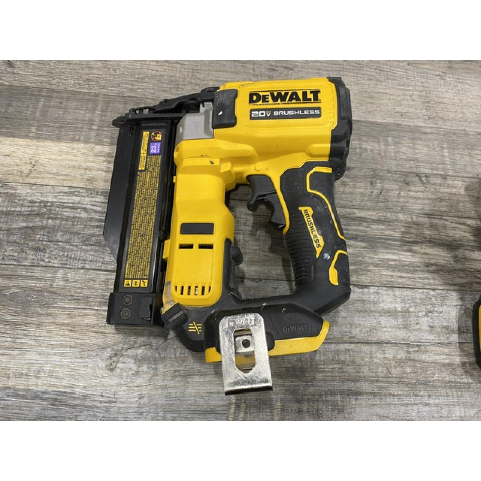 AS-IS DEWALT ATOMIC 20V MAX Lithium Ion Cordless 23 Gauge Pin Nailer Kit