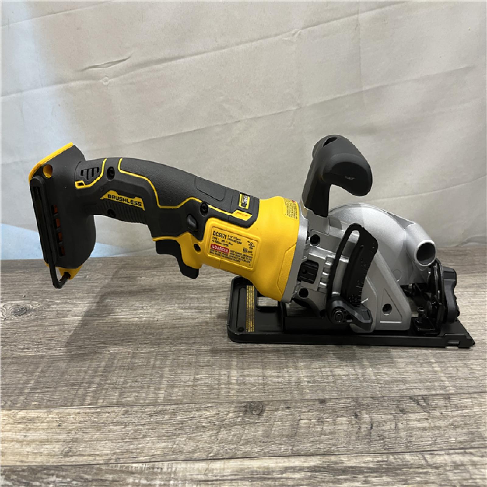 AS-IS DEWALT ATOMIC 20V MAX Cordless Brushless 4-1/2 in. Circular Saw (Tool Only)
