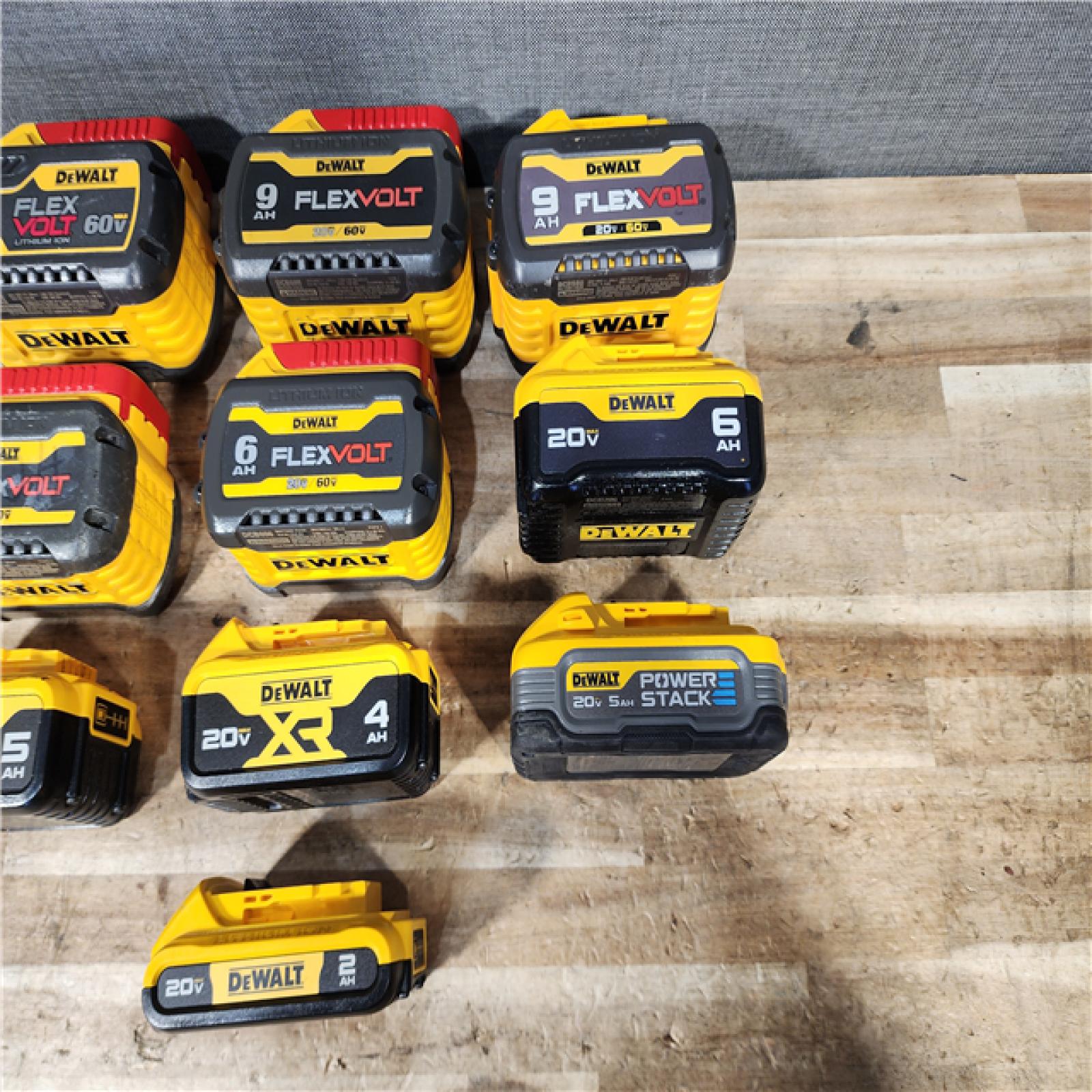 HOUSTON LOCATION - AS - IS DEWALT BATTERY PACK QTY - 10