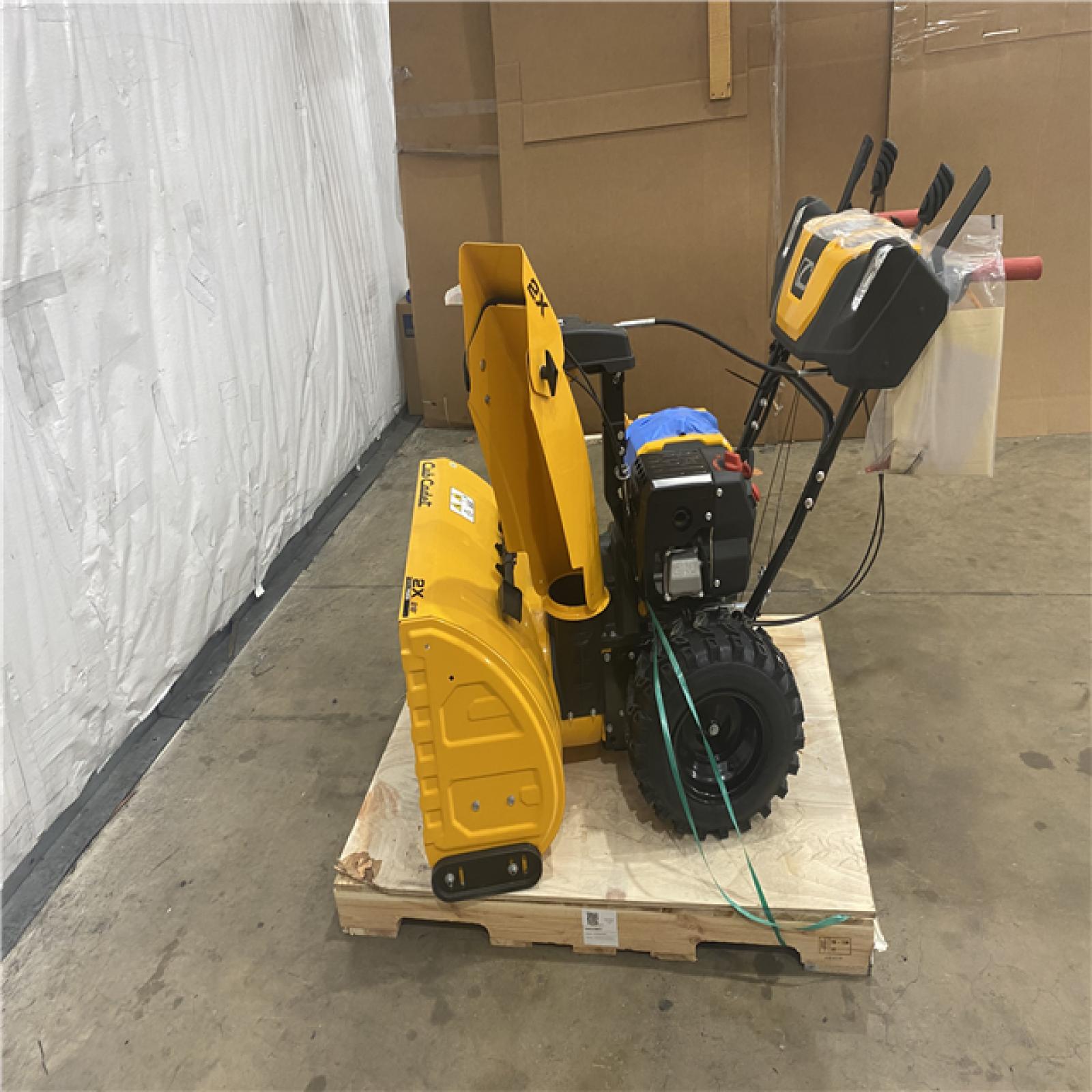 Houston Location AS IS - Cub Cadet 2X 28 in. Snowblower