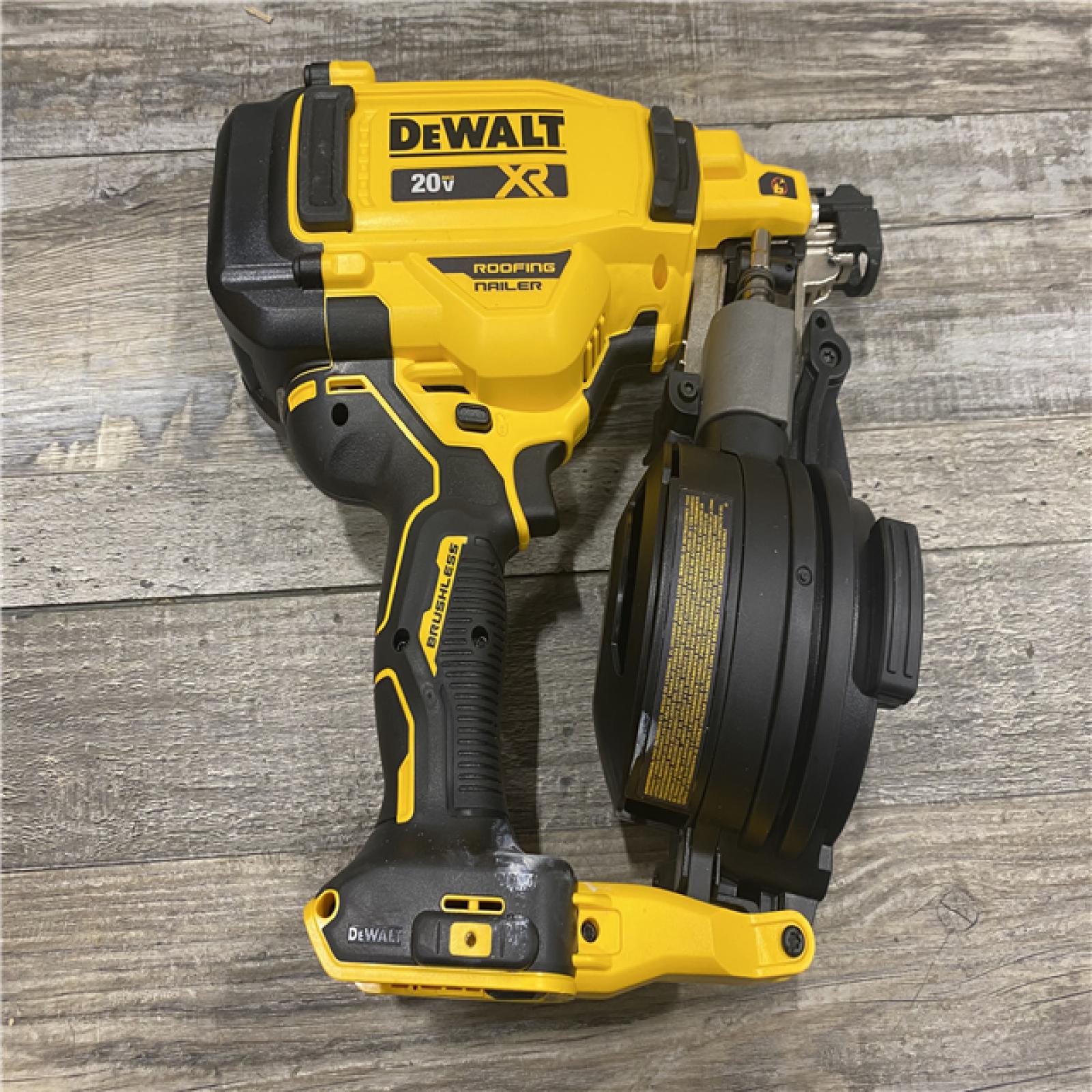 AS-IS DEWALT 20V MAX Lithium-Ion 15-Degree Electric Cordless Roofing Nailer Kit