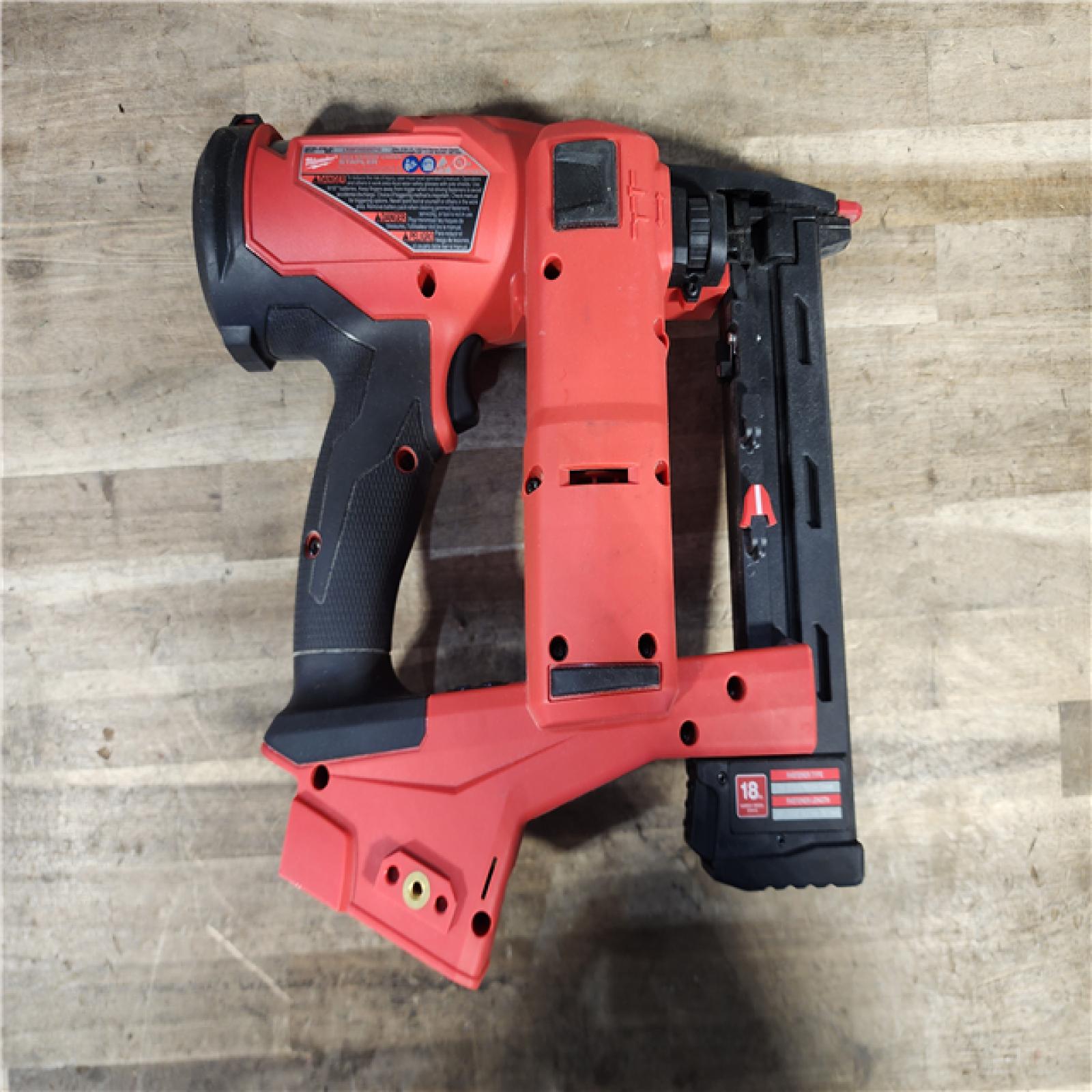 HOUSTON LOCATION - AS-IS MILWAUKEE FUEL 18-Volt Lithium-Ion Brushless Cordless 18-Gauge 1/4 in. Narrow Crown Stapler (Tool-Only)