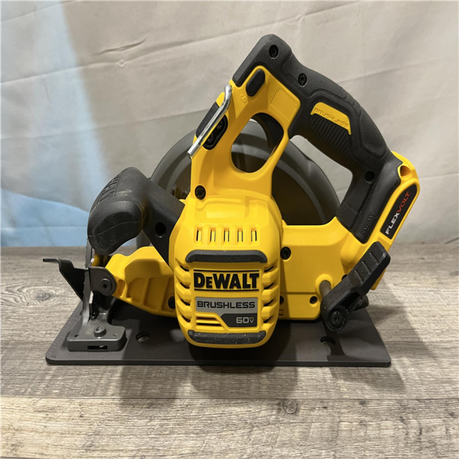 AS-IS DEWALT FLEXVOLT 60V MAX Cordless Brushless 7-1/4 in. Circular Saw with Brake (Tool Only)