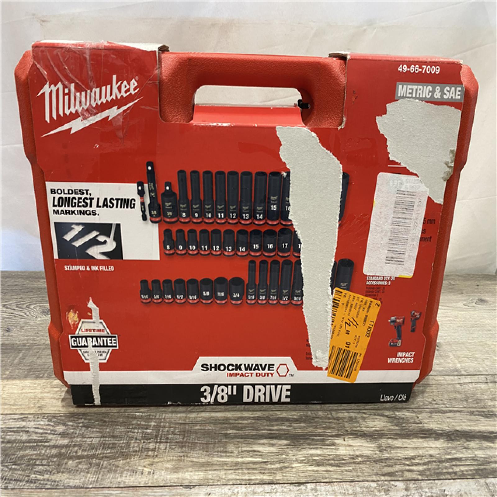 NEW - Milwaukee SHOCKWAVE 3/8 in. Drive SAE and Metric 6 Point Impact Socket Set (43-Piece)