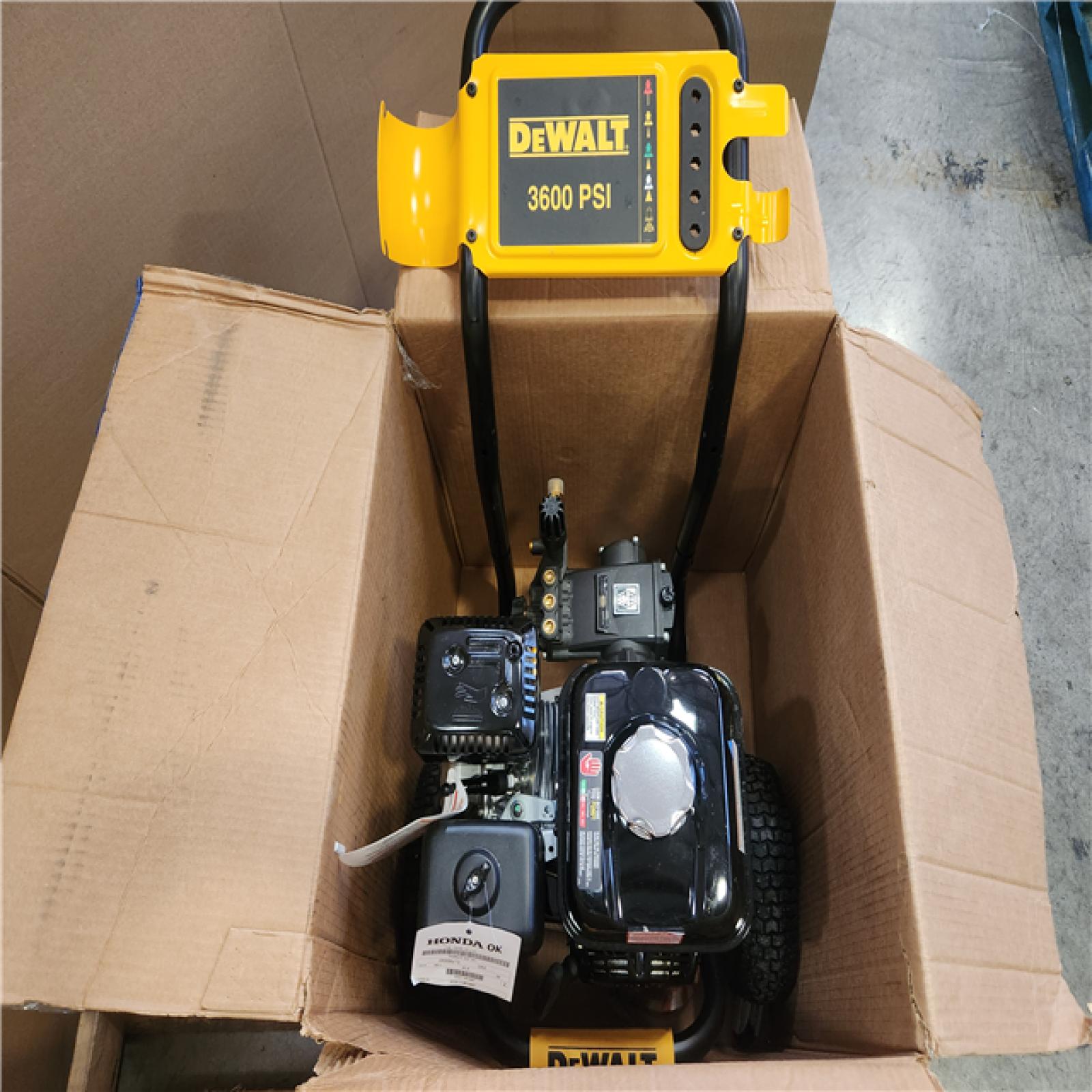 Phoenix NEW DEWALT 3600 PSI 2.5 GPM Cold Water Gas Professional Pressure Washer with HONDA GX200 Engine