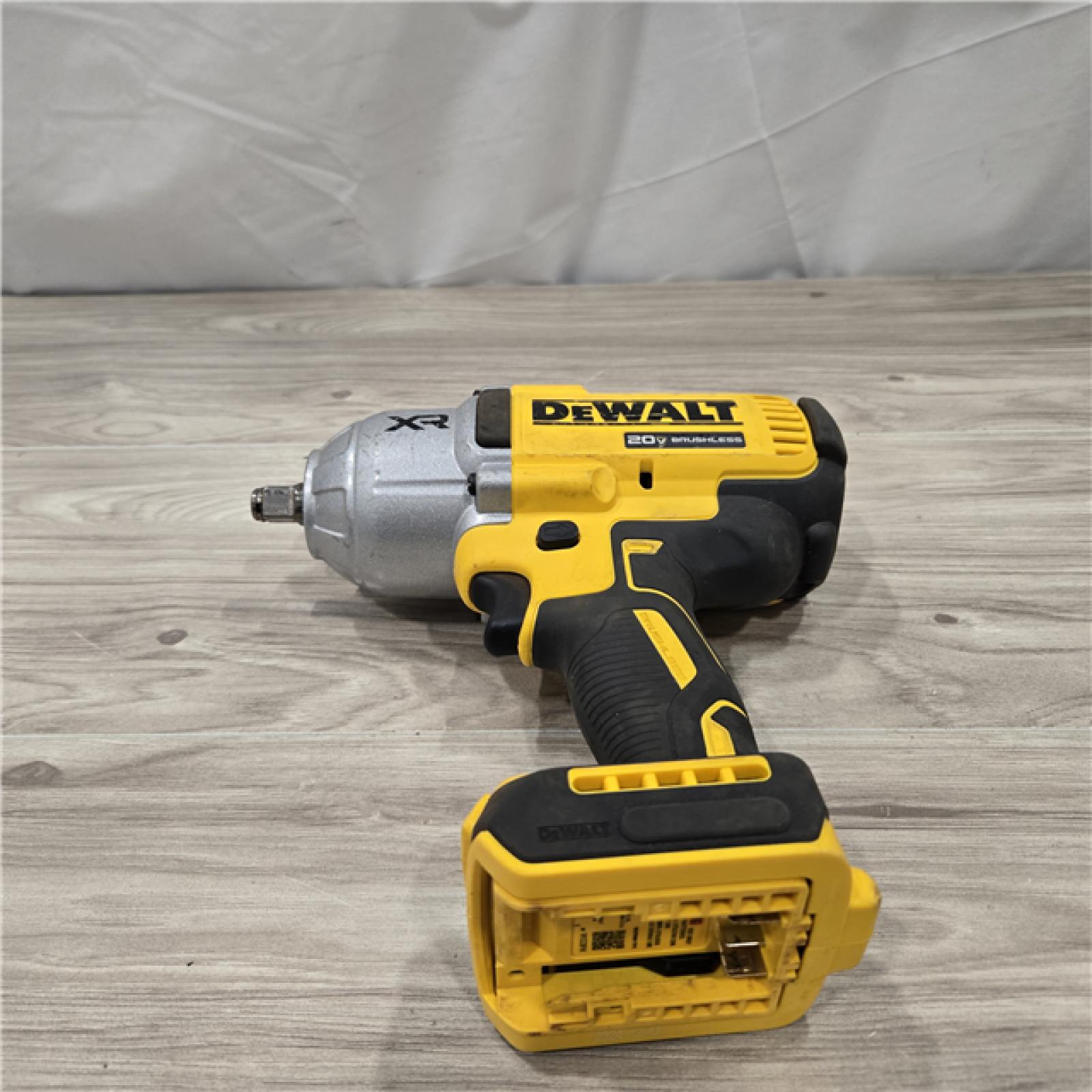 AS-IS Dewalt 20V MAX Lithium-Ion Cordless 1/2 in. Impact Wrench Kit