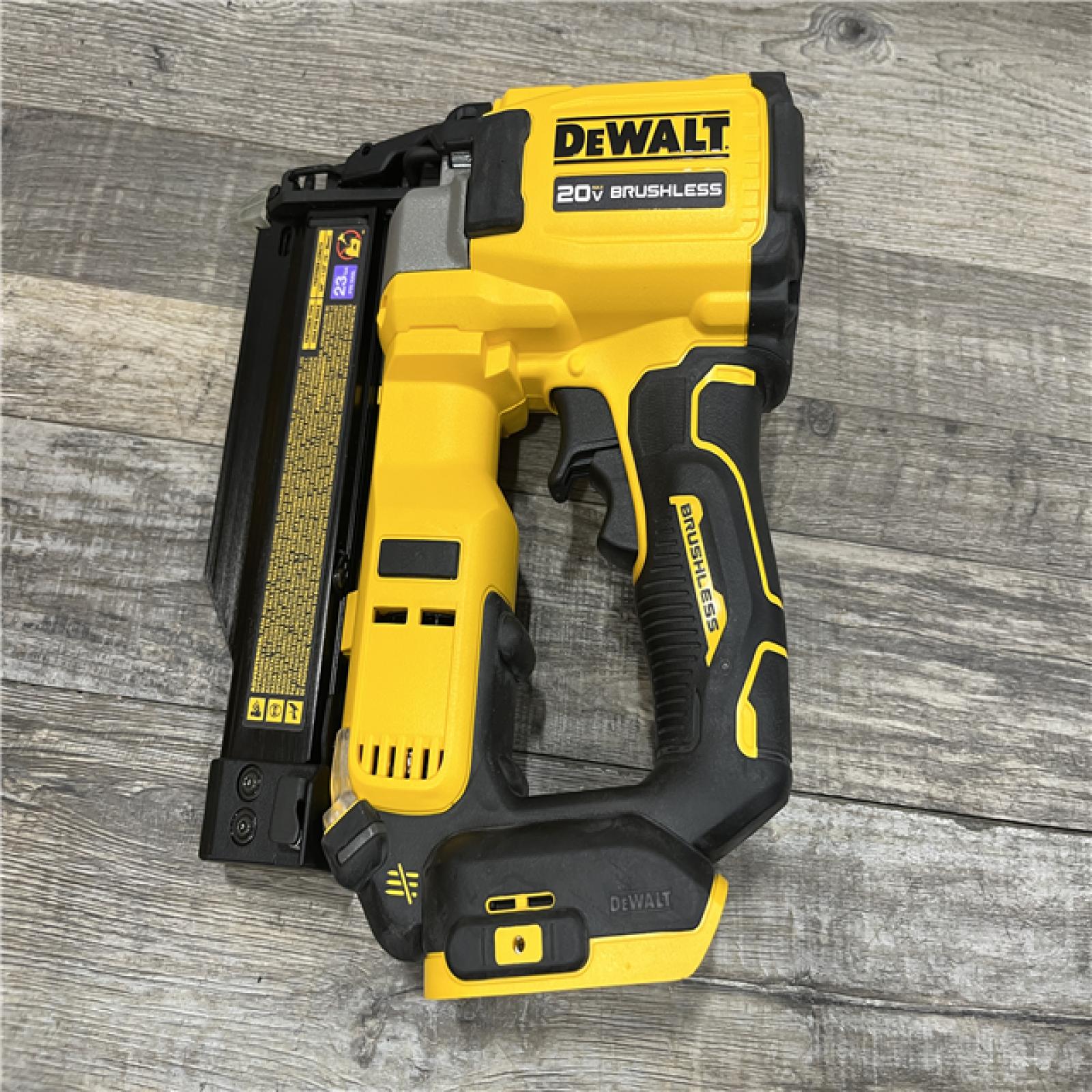 AS-IS DEWALT ATOMIC 20V MAX Lithium Ion Cordless 23 Gauge Pin Nailer Kit