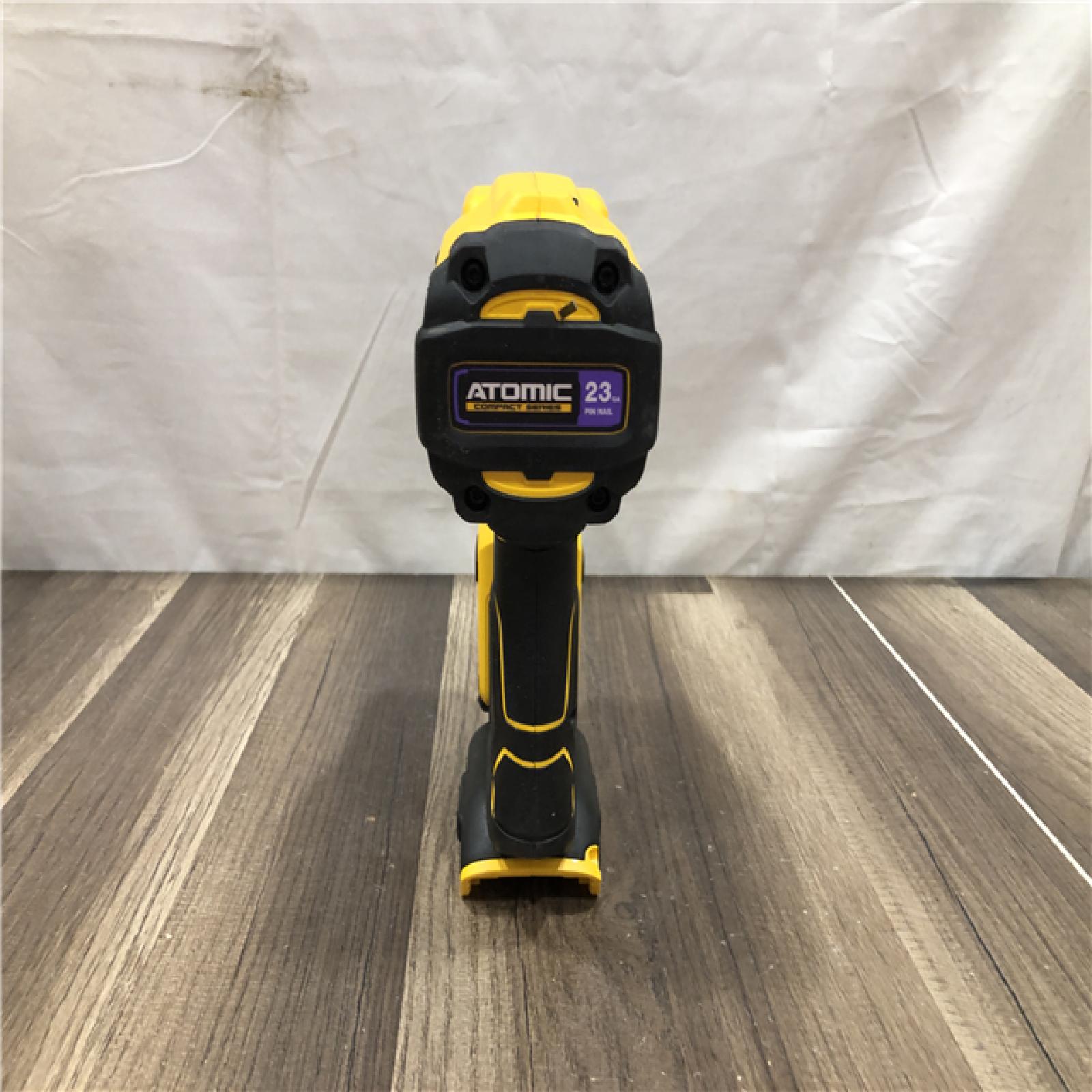 AS-IS DEWALT ATOMIC 20V MAX Lithium Ion Cordless 23 Gauge Pin Nailer Kit