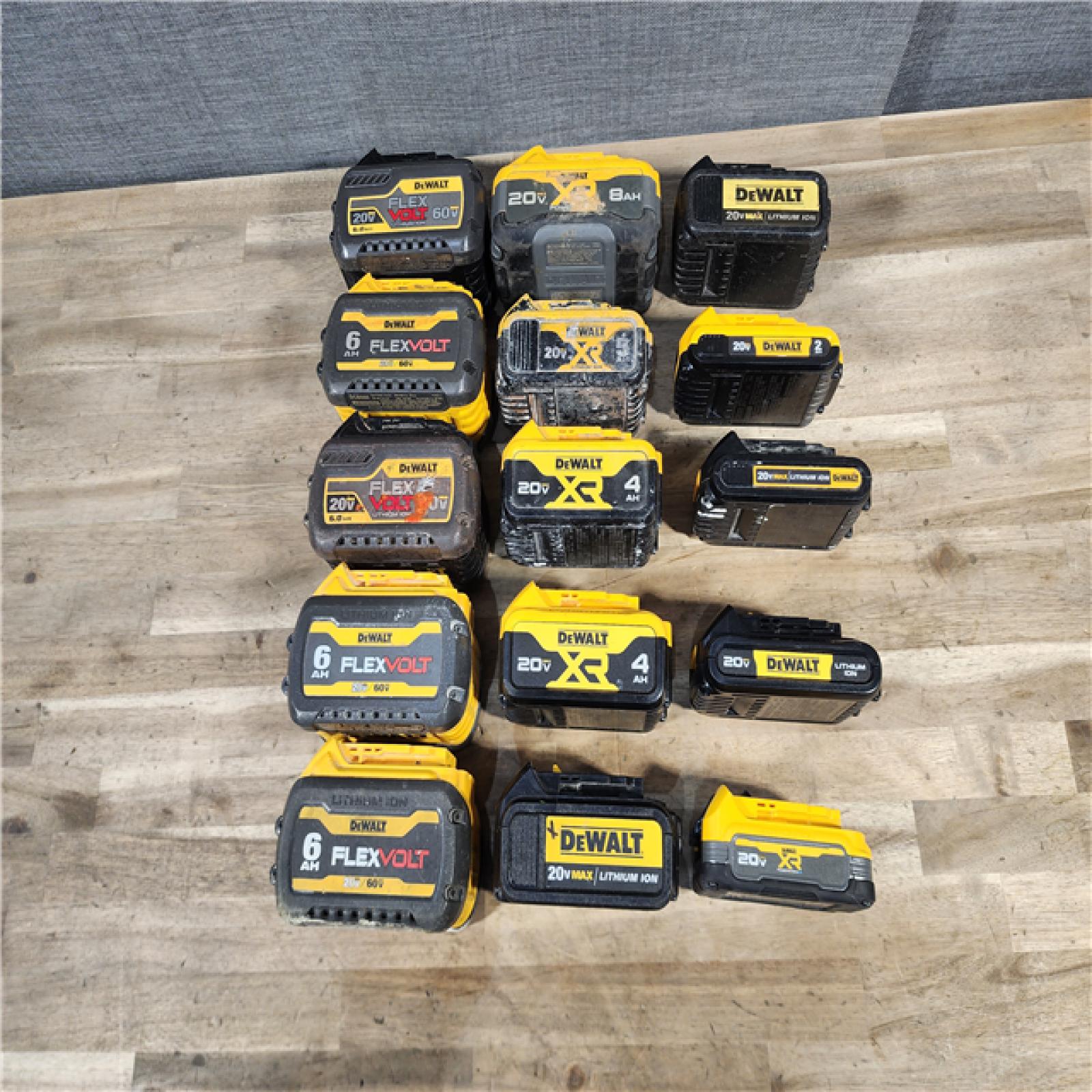 HOUSTON LOCATION - AS-IS DEWALT BATTERY PACK QTY - 15