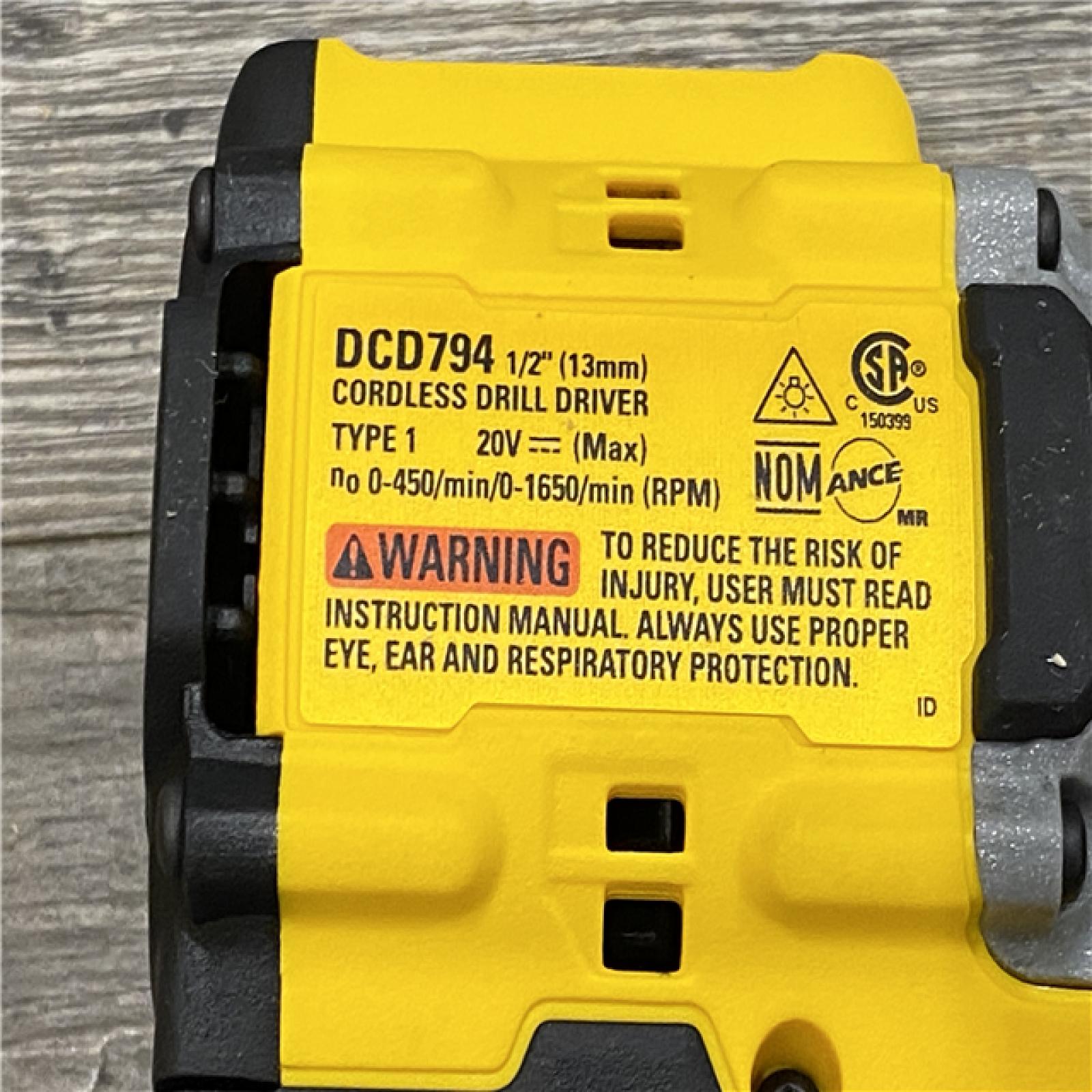 AS-IS DEWALT ATOMIC 20-Volt Lithium-Ion Cordless Brushless (4-Tool) Combo Kit