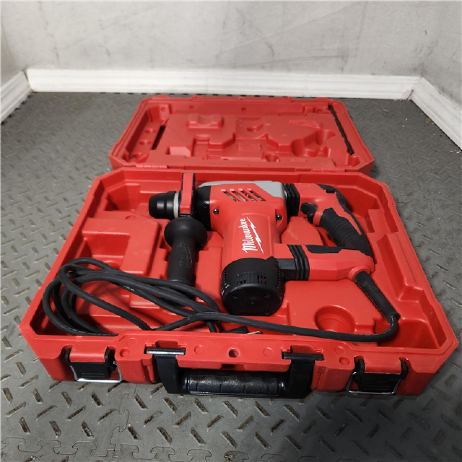 HOUSTON LocationASISMilwaukee 526821 Rotary Hammer 11/8 Sds Plus